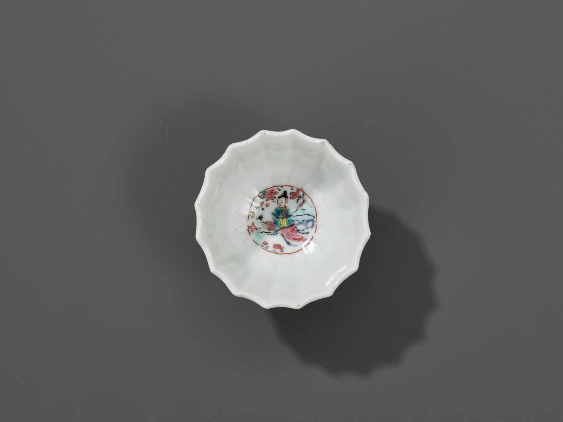 A FINE PAIR OF FAMILLE ROSE TEA BOWLS AND SAUCERS, LATE YONGZHENG TO EARLY QIANLONG PERIOD - Image 9 of 13