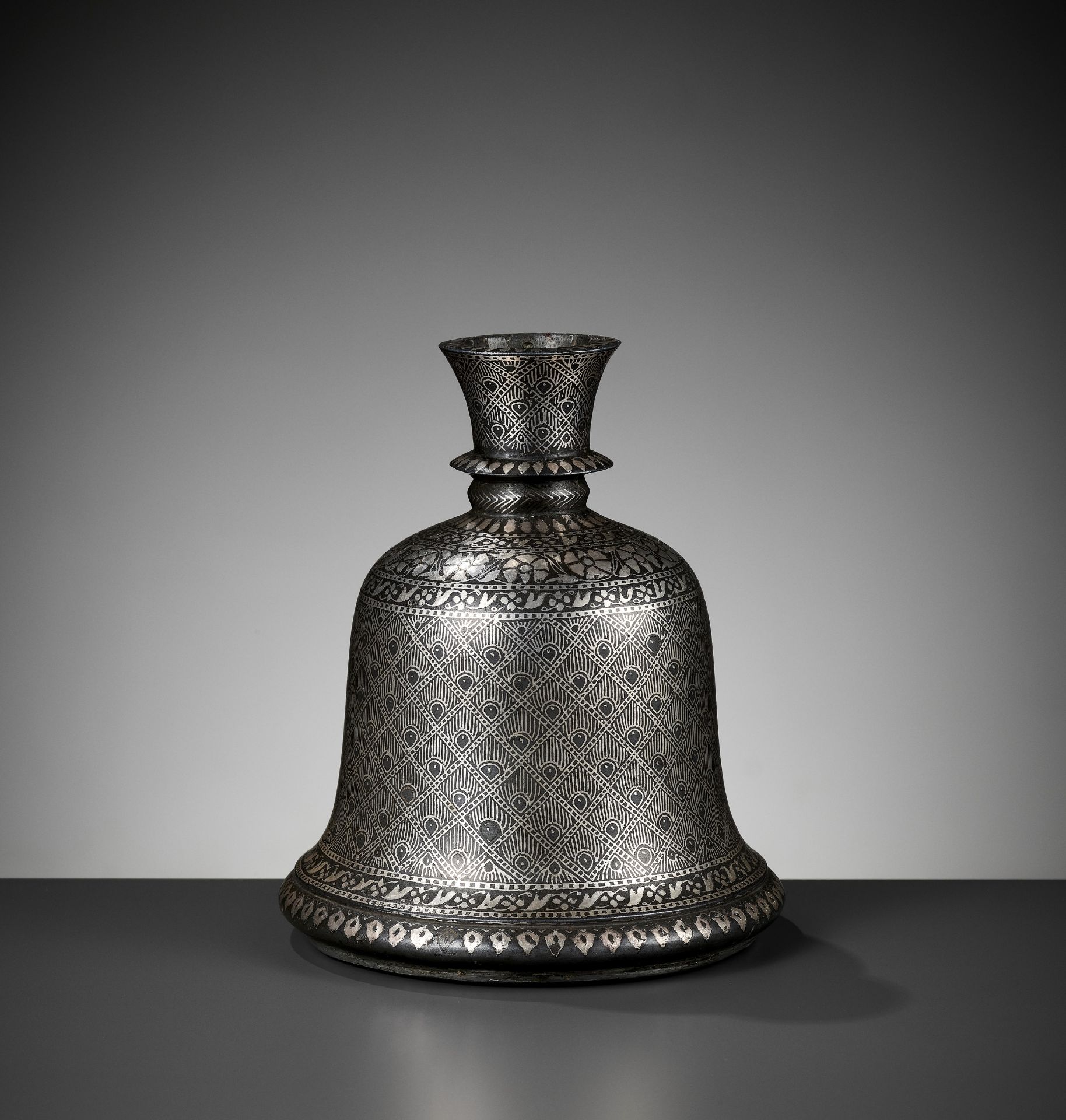 A SILVER-INLAID BIDRI HOOKAH BASE, 18TH CENTURY