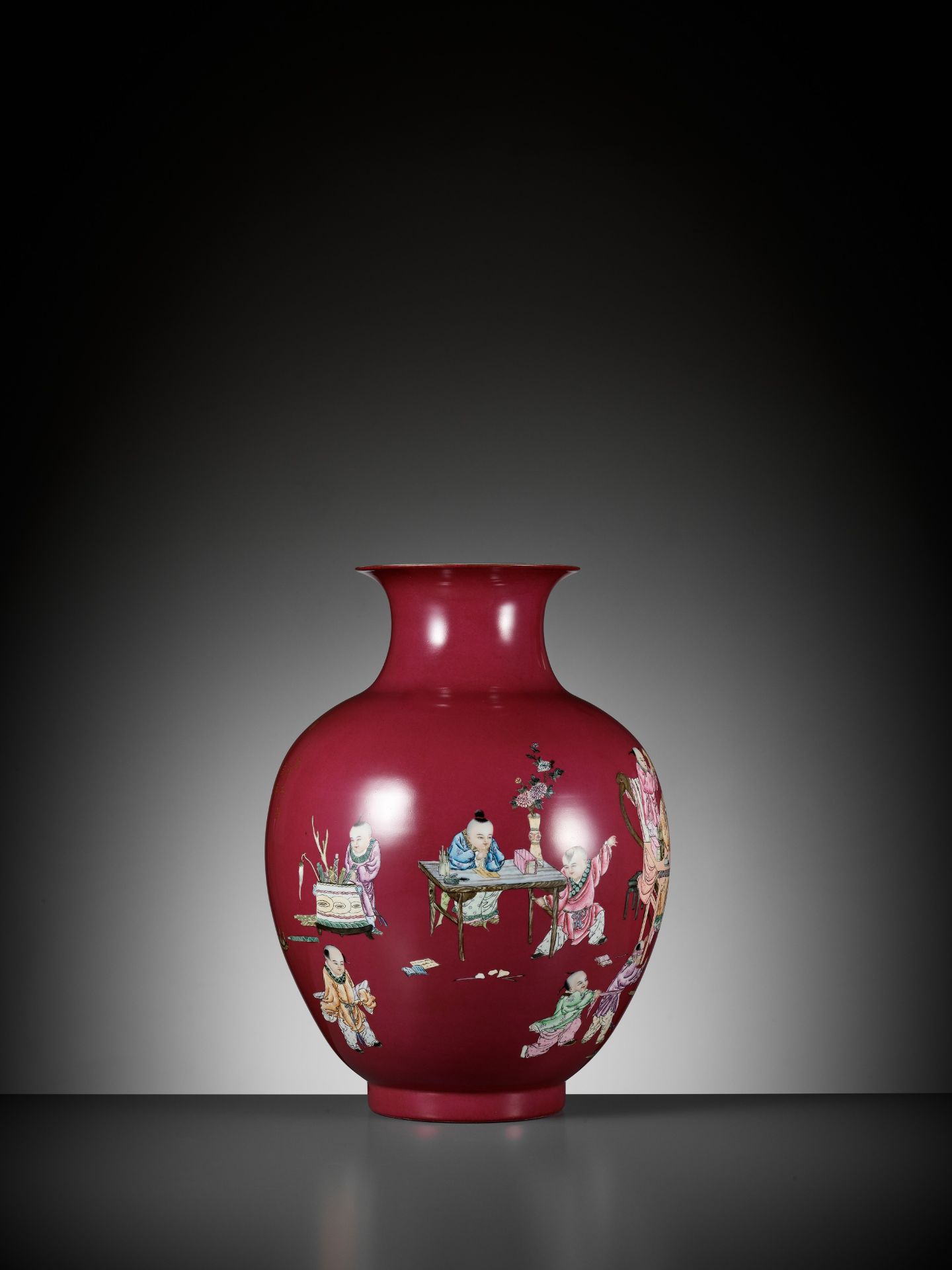 A LARGE PUCE-GROUND 'SLEEPING TEACHER & MISCHIEVOUS BOYS' VASE, LATE QING TO REPUBLIC PERIOD - Image 11 of 18