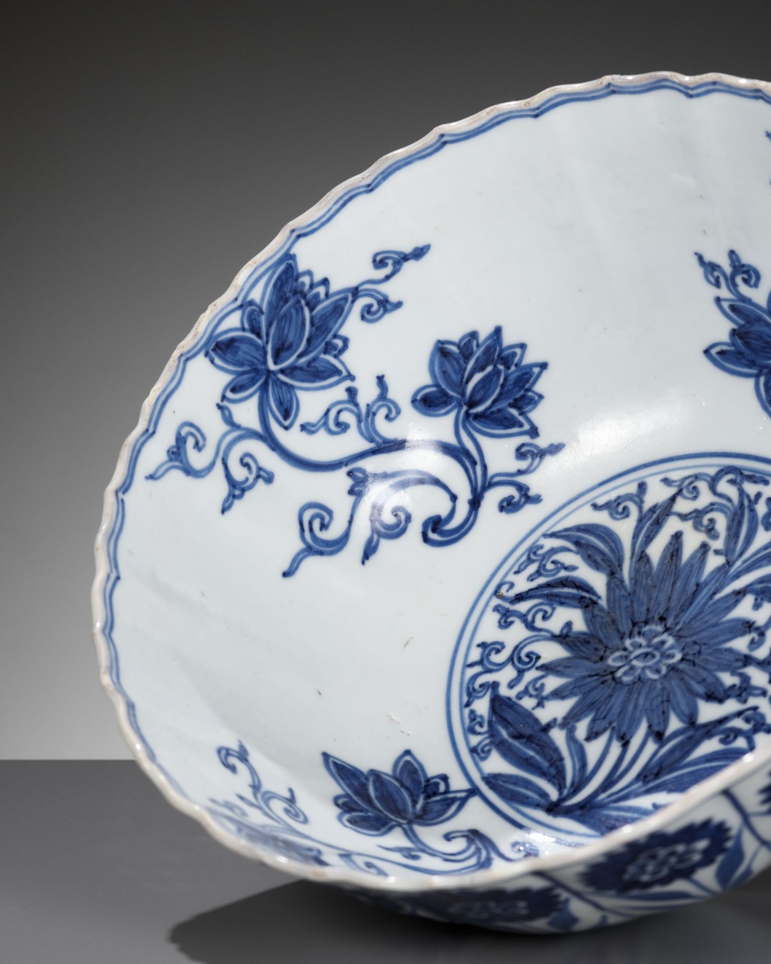 A BLUE AND WHITE 'ASTER' BOWL, KANGXI PERIOD