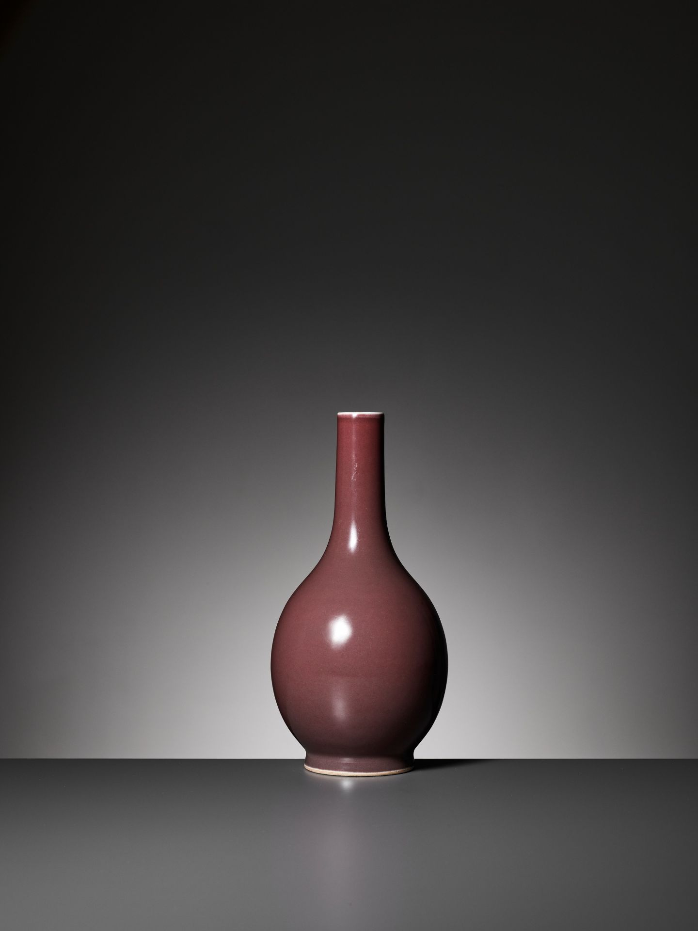 A COPPER-RED GLAZED VASE, DAN PING, 18TH CENTURY - Bild 3 aus 8