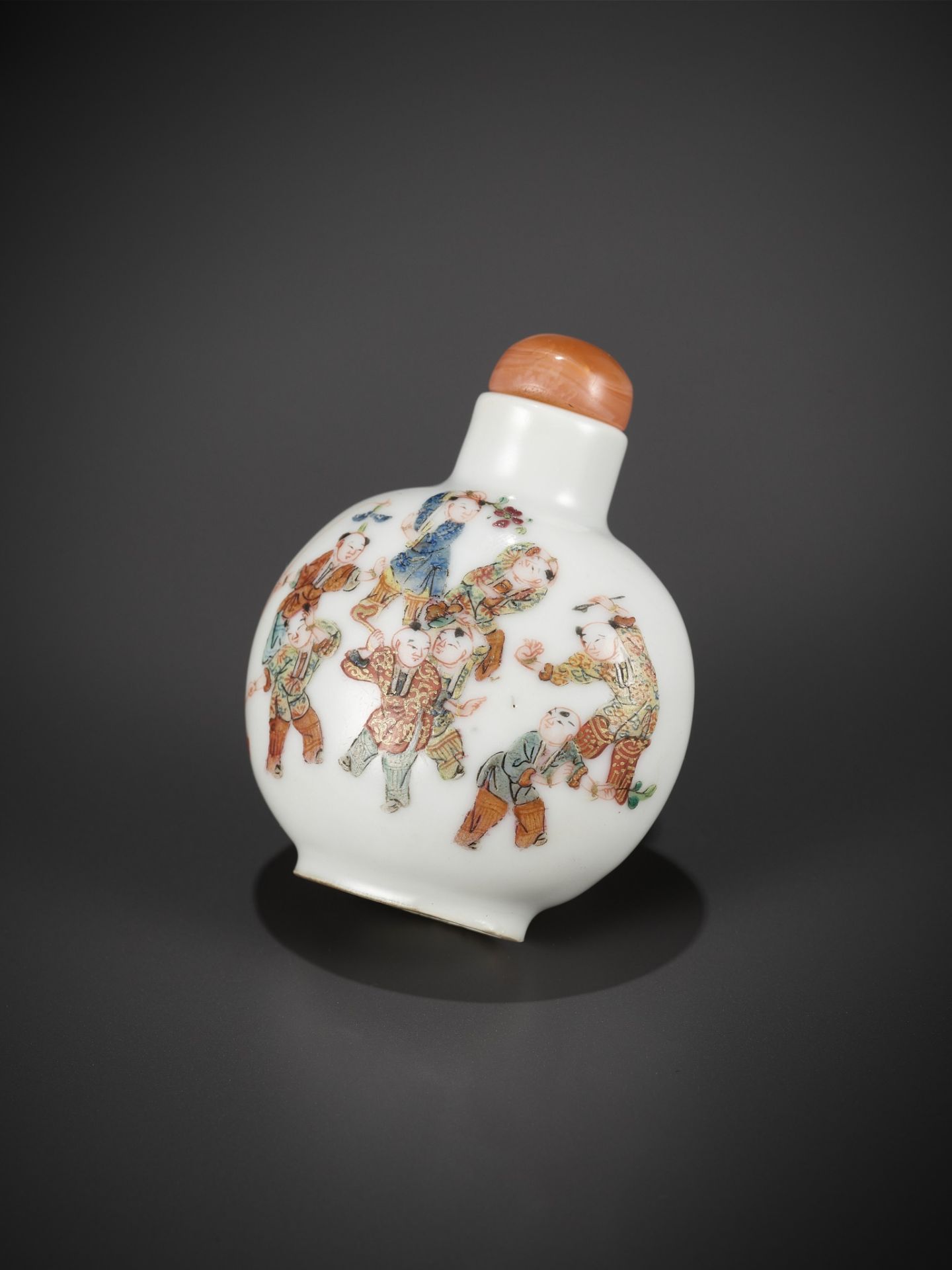 AN IMPERIAL FAMILLE ROSE 'BOYS AT PLAY' PORCELAIN SNUFF BOTTLE, DAOGUANG MARK AND PERIOD - Bild 11 aus 11