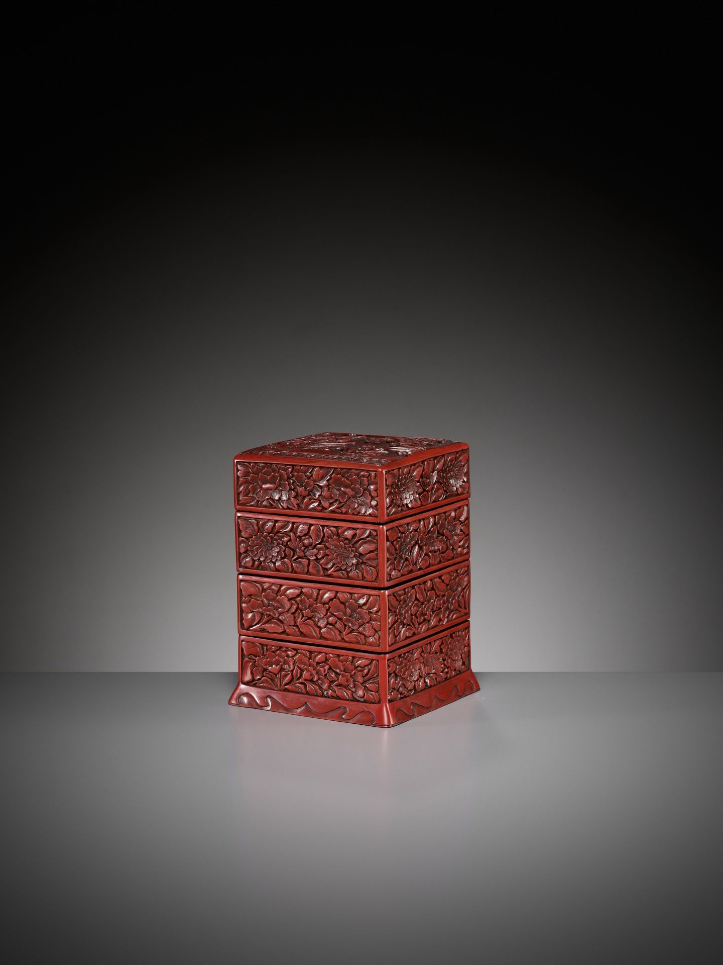 A CINNABAR LACQUER THREE-TIERED BOX AND COVER, LATE YUAN TO MID-MING DYNASTY - Image 9 of 12