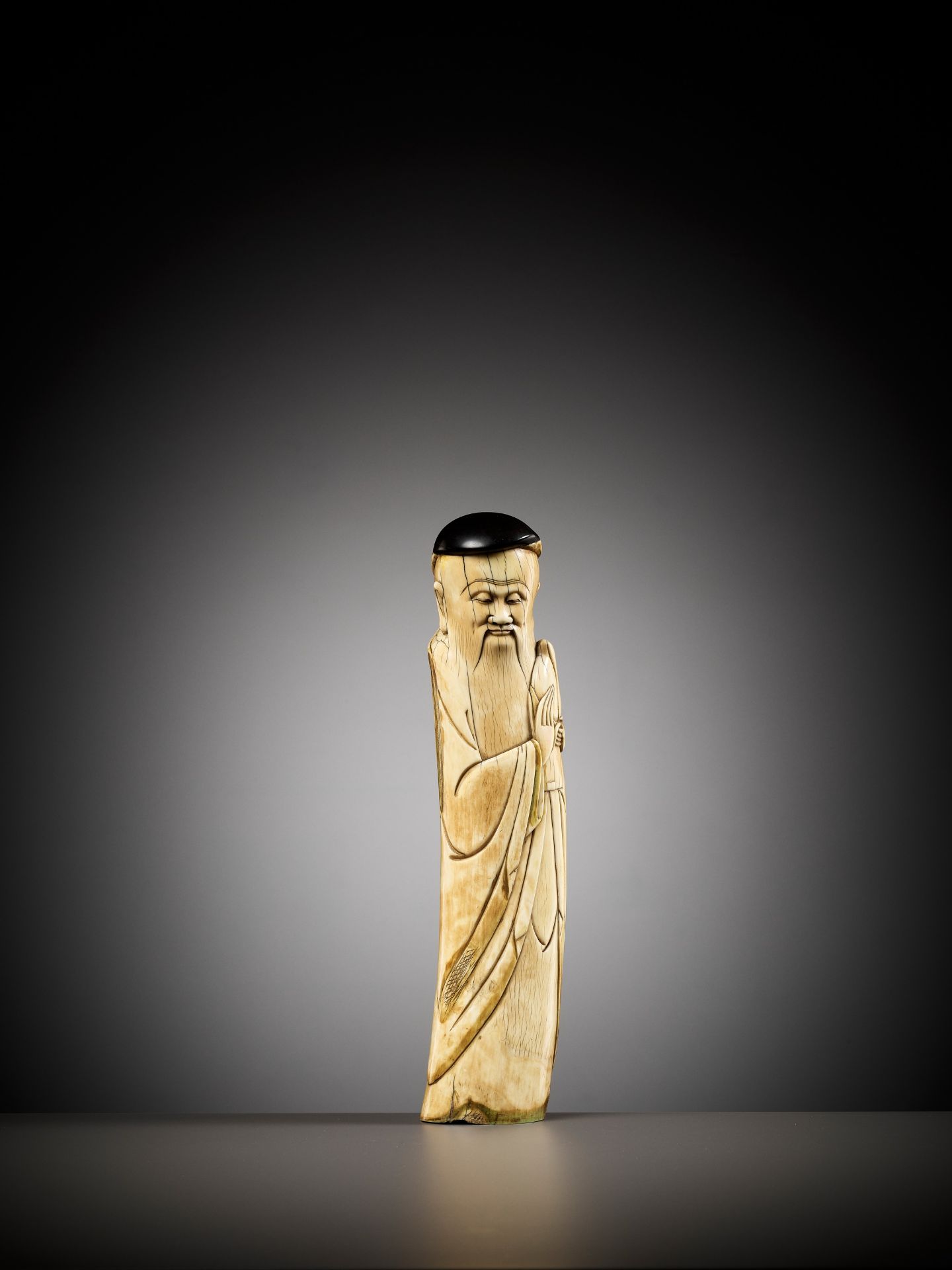 AN IVORY FIGURE OF SHOULAO, MING DYNASTY - Bild 9 aus 12