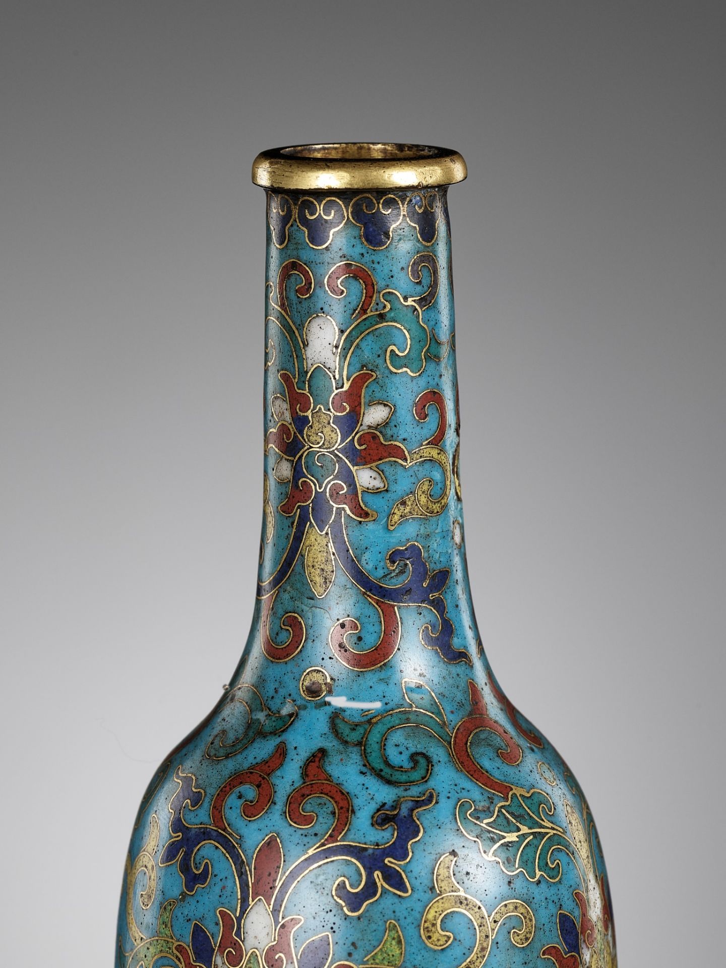 A CLOISONNE ENAMEL MALLET VASE, QIANLONG FIVE-CHARACTER MARK AND OF THE PERIOD - Image 9 of 14