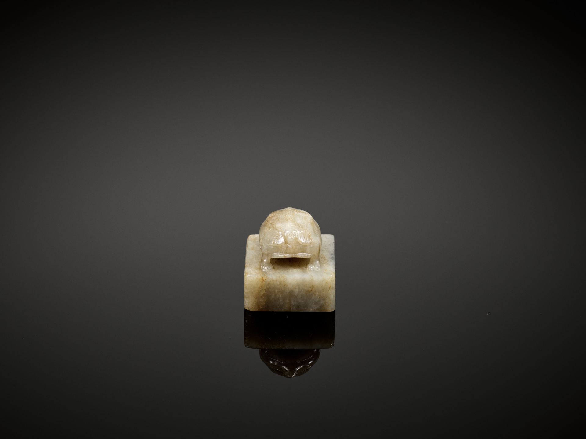 A CELADON JADE 'TURTLE' SEAL, 17TH CENTURY - Image 10 of 13