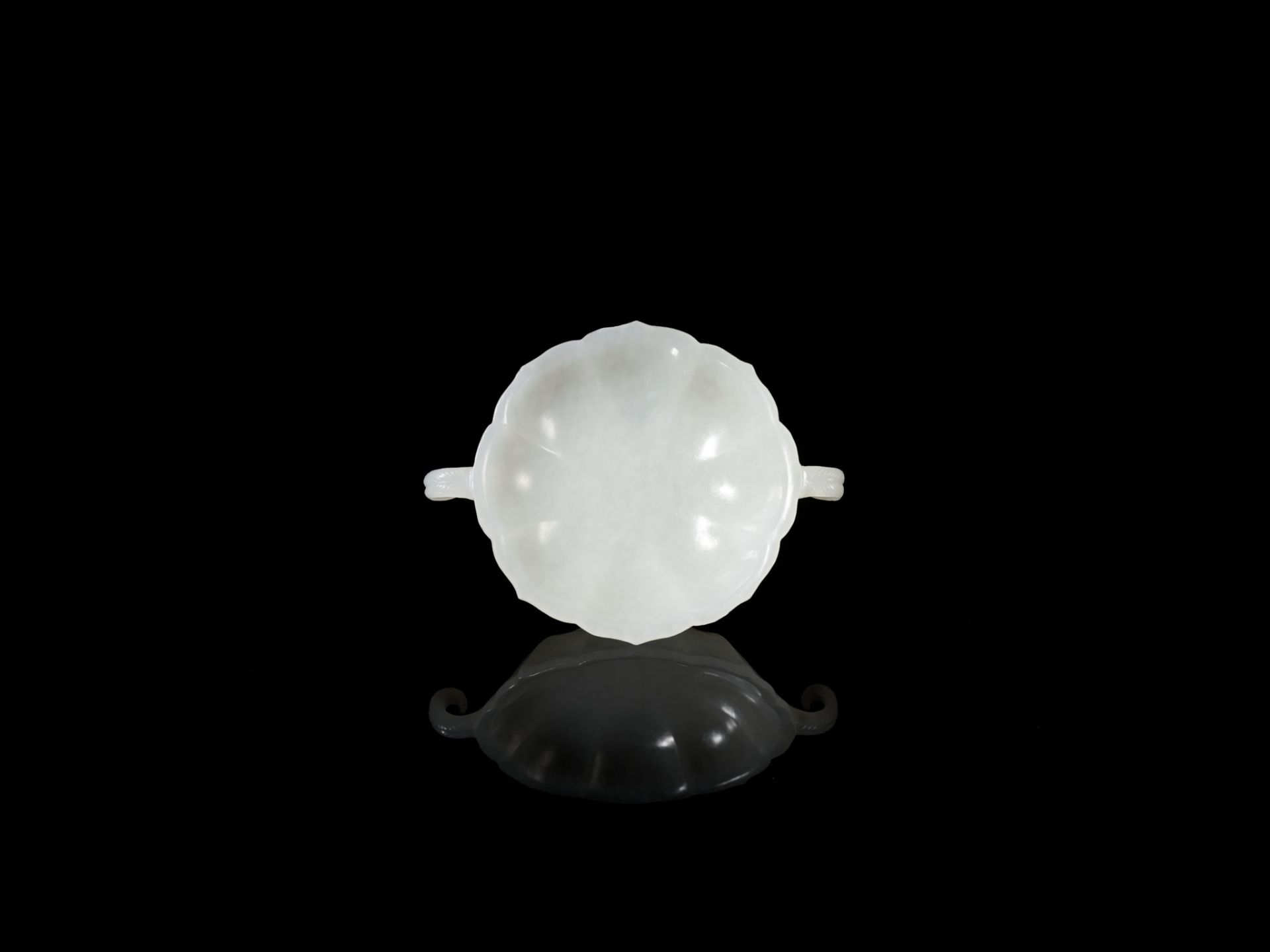 A WHITE JADE MUGHAL-STYLE LOBED BOWL, 18TH CENTURY - Image 8 of 10