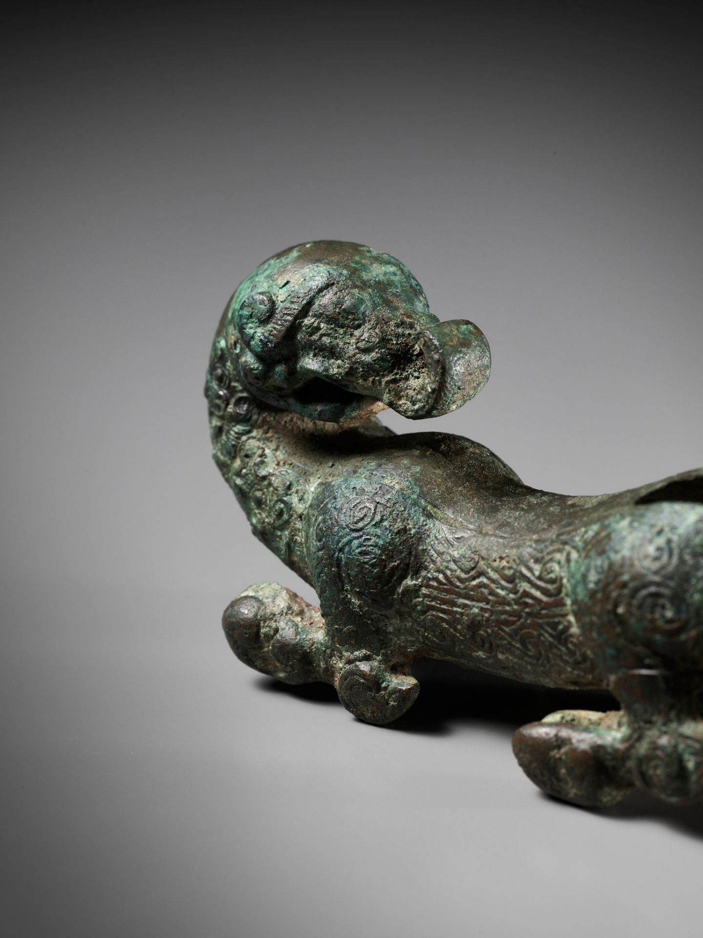 A SUPERB BRONZE FIGURE OF A DRAGON, EASTERN ZHOU DYNASTY, CHINA, 770-256 BC - Image 17 of 25