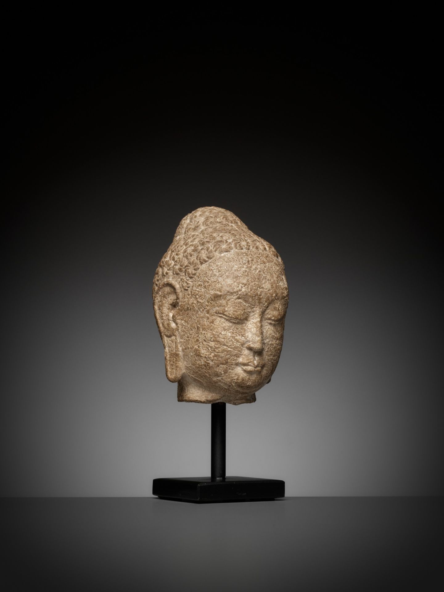 A FINE LIMESTONE HEAD OF BUDDHA, NORTHERN QI DYNASTY - Image 9 of 11