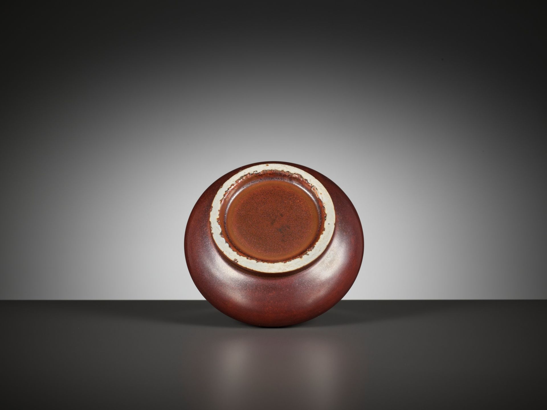 AN IRON-RUST GLAZED WATERPOT, QING DYNASTY - Image 9 of 9