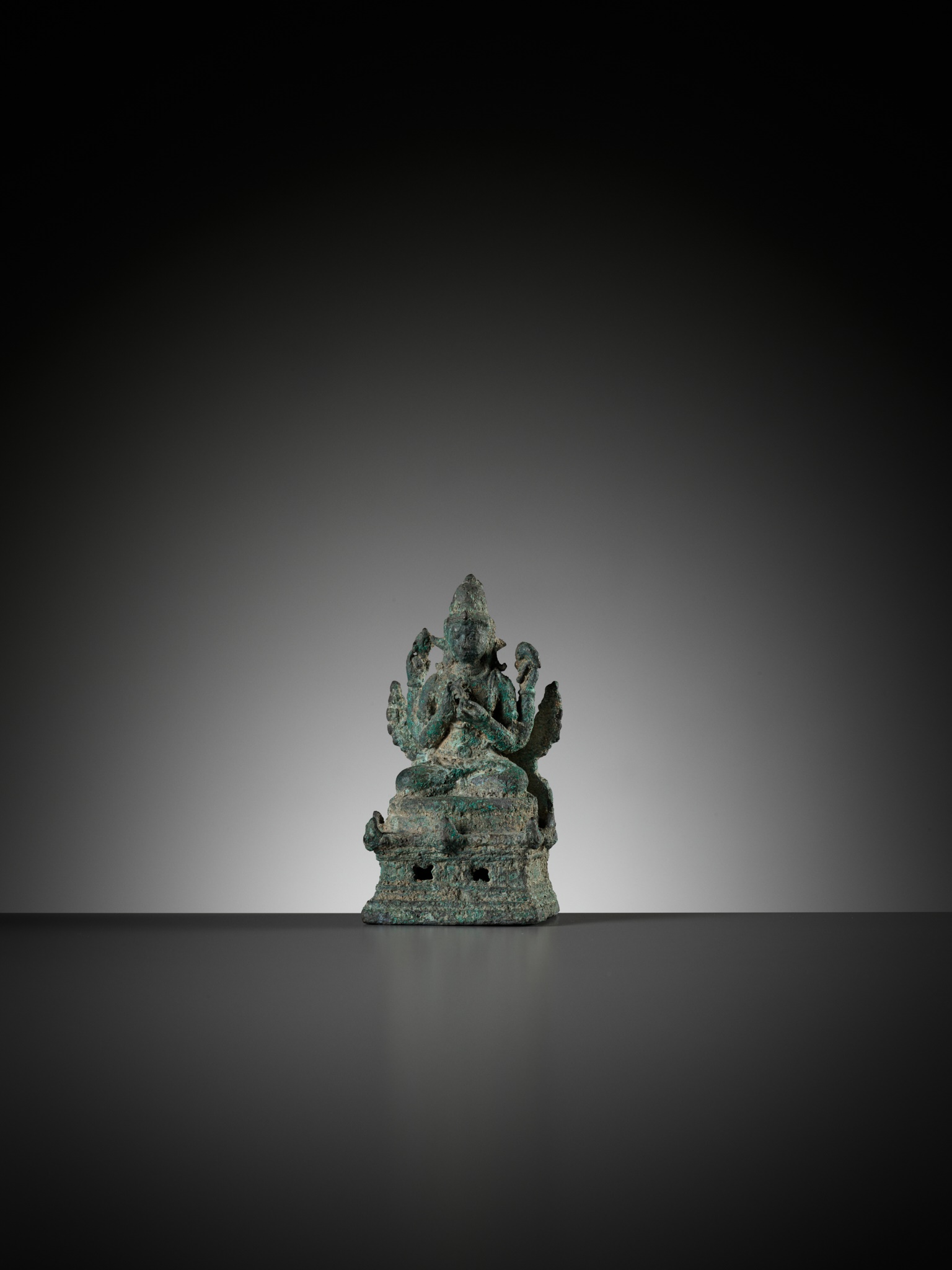 A BRONZE FIGURE OF AVALOKITESHVARA SADAKSARI, JAVA - Image 6 of 12