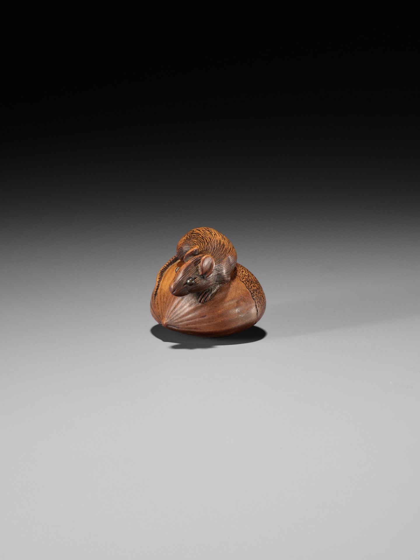 A WOOD NETSUKE OF A RAT ON A HUGE CHESTNUT - Image 3 of 9