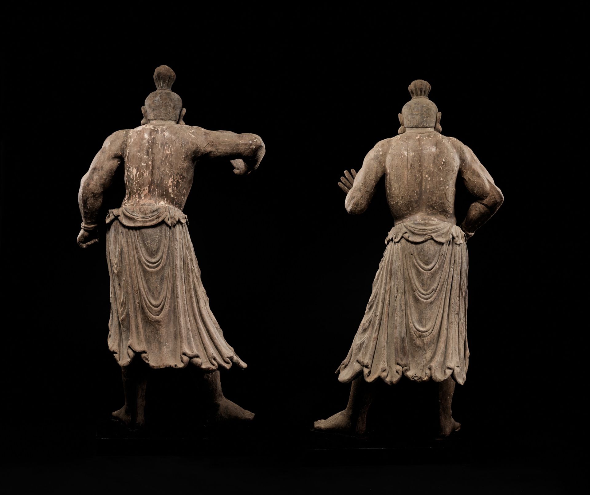 AN EXCEPTIONAL PAIR OF MONUMENTAL WOOD FIGURES OF NIO GUARDIANS - Image 11 of 11