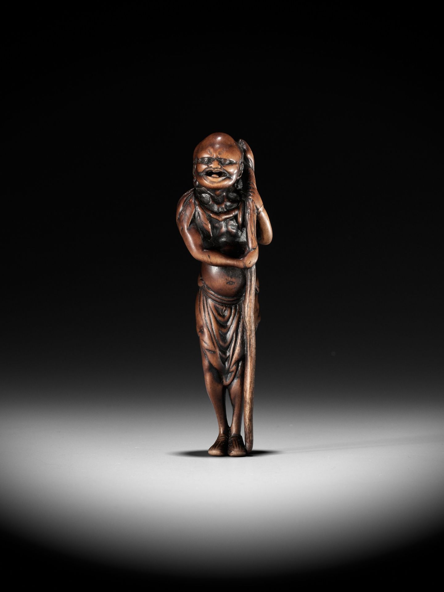 A GOOD TALL WOOD NETSUKE OF TEKKAI SENNIN - Image 2 of 8