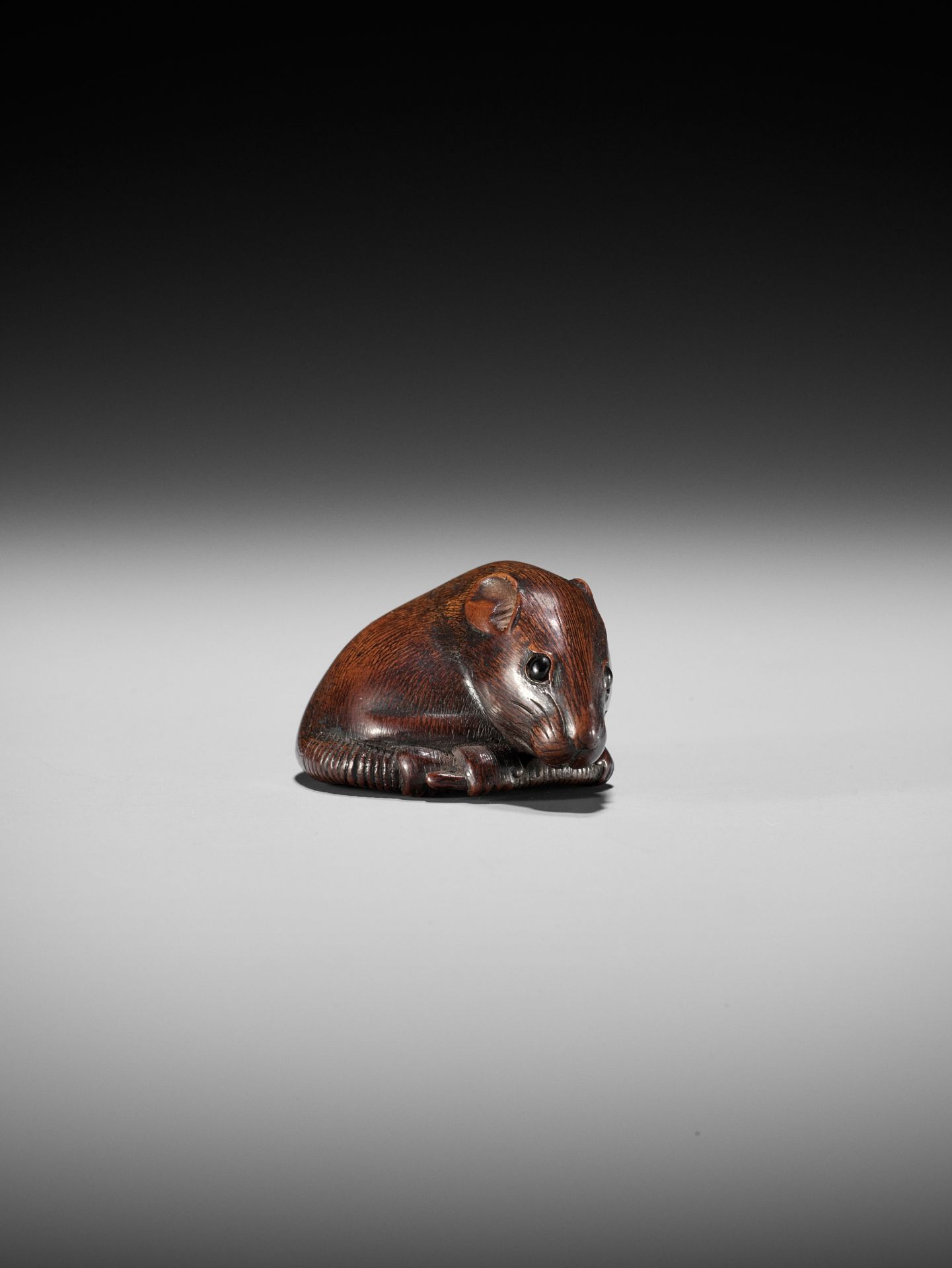 TOMOKAZU: A FINE WOOD NETSUKE OF A RAT - Image 2 of 11