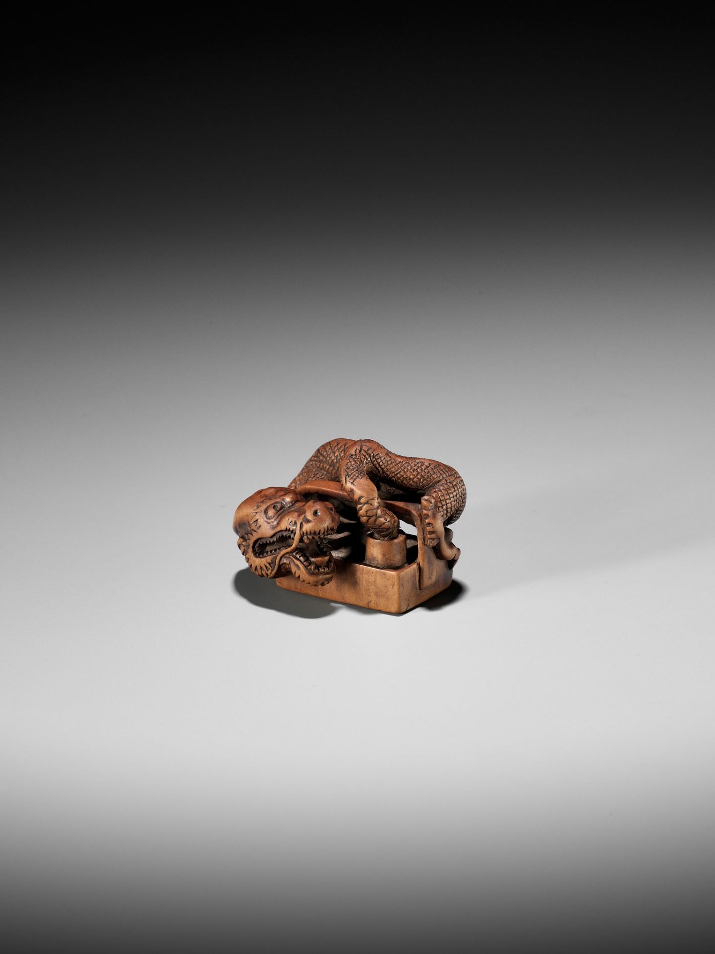 A WOOD NETSUKE OF A DRAGON EMERGING FROM AN ASH POT (HAIFUKI KARA RYU) - Image 8 of 12