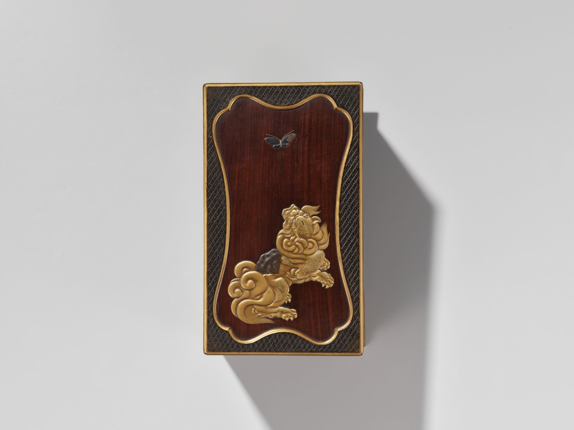 A RARE LACQUERED WOOD SUZURIBAKO (WRITING BOX) DEPICTING A SHISHI AND BUTTERFLY - Image 5 of 9