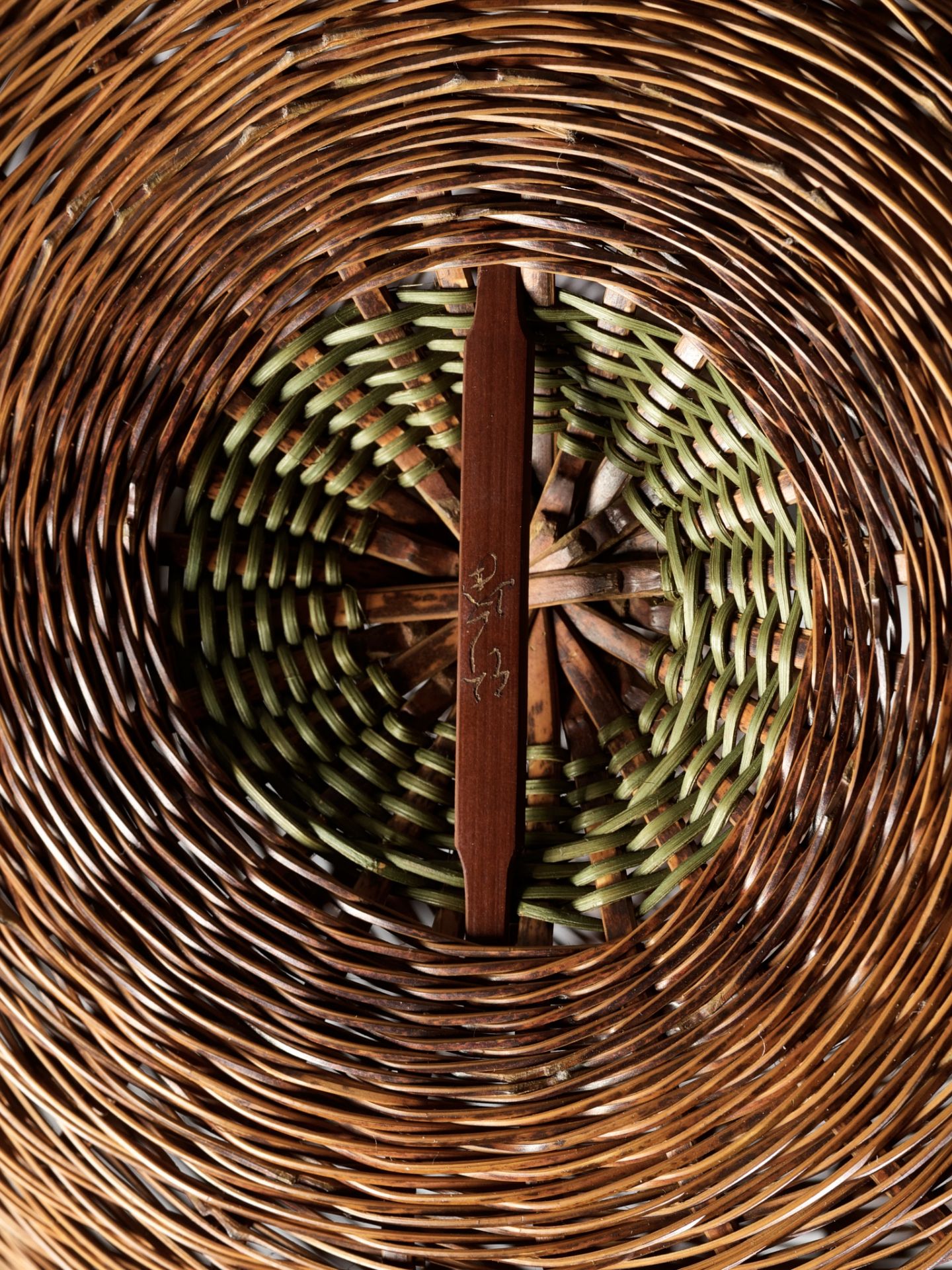 MATSUO CHIKUHO: A WOVEN BAMBOO AND RATTAN HANAKAGO (FLOWER BASKET) - Image 8 of 8