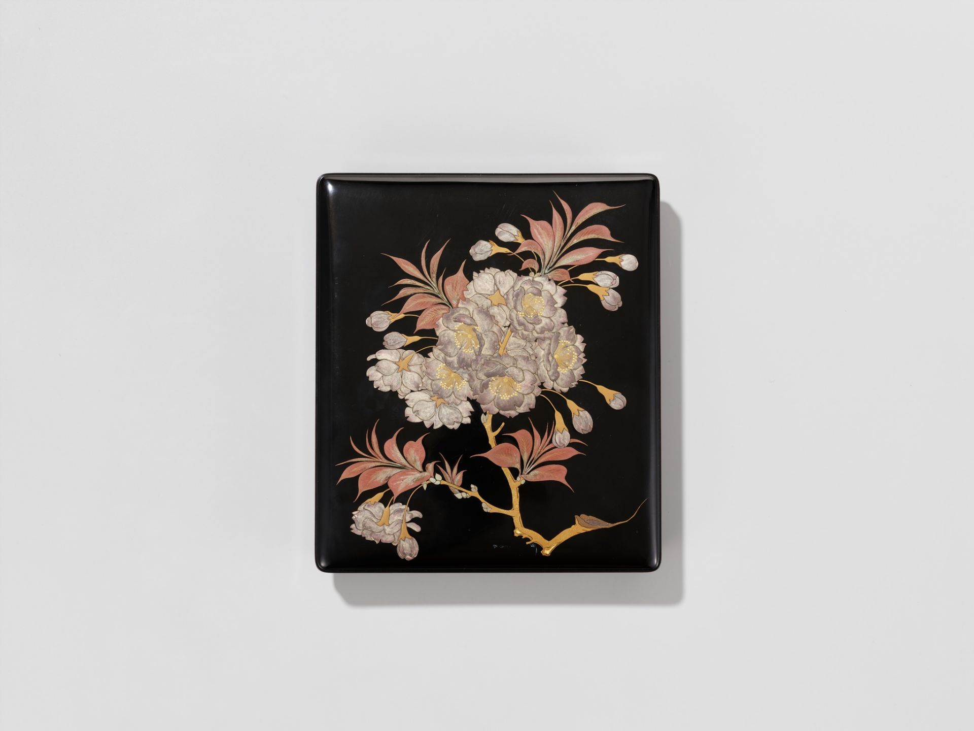 A LACQUER SUZURIBAKOO DEPICTING BLOSSOMING BELLFLOWERS (KIKYO) AND MAPLE LEAVES - Image 5 of 9