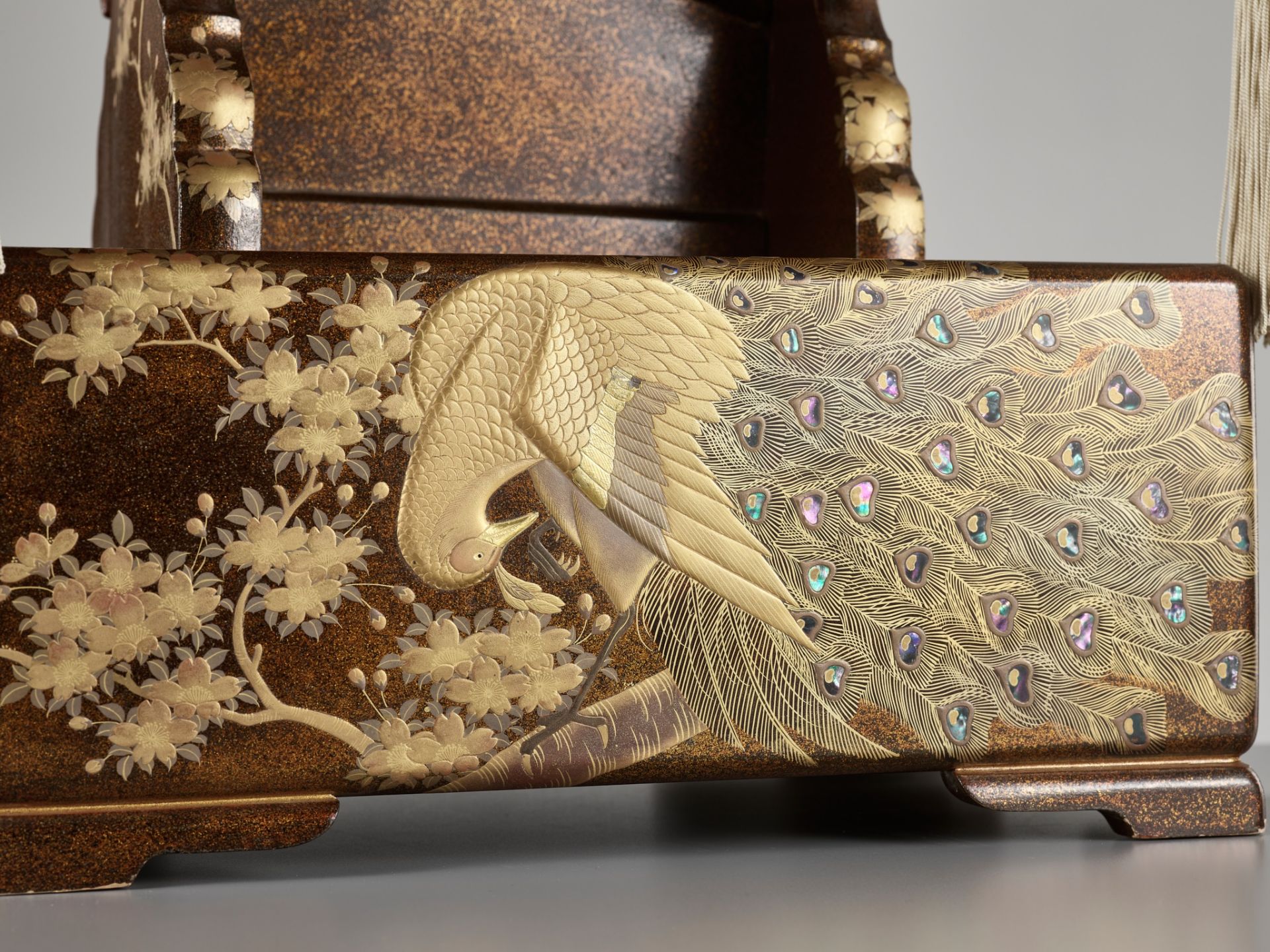 A RARE LACQUER KENDAI (LECTERN) - Image 11 of 12