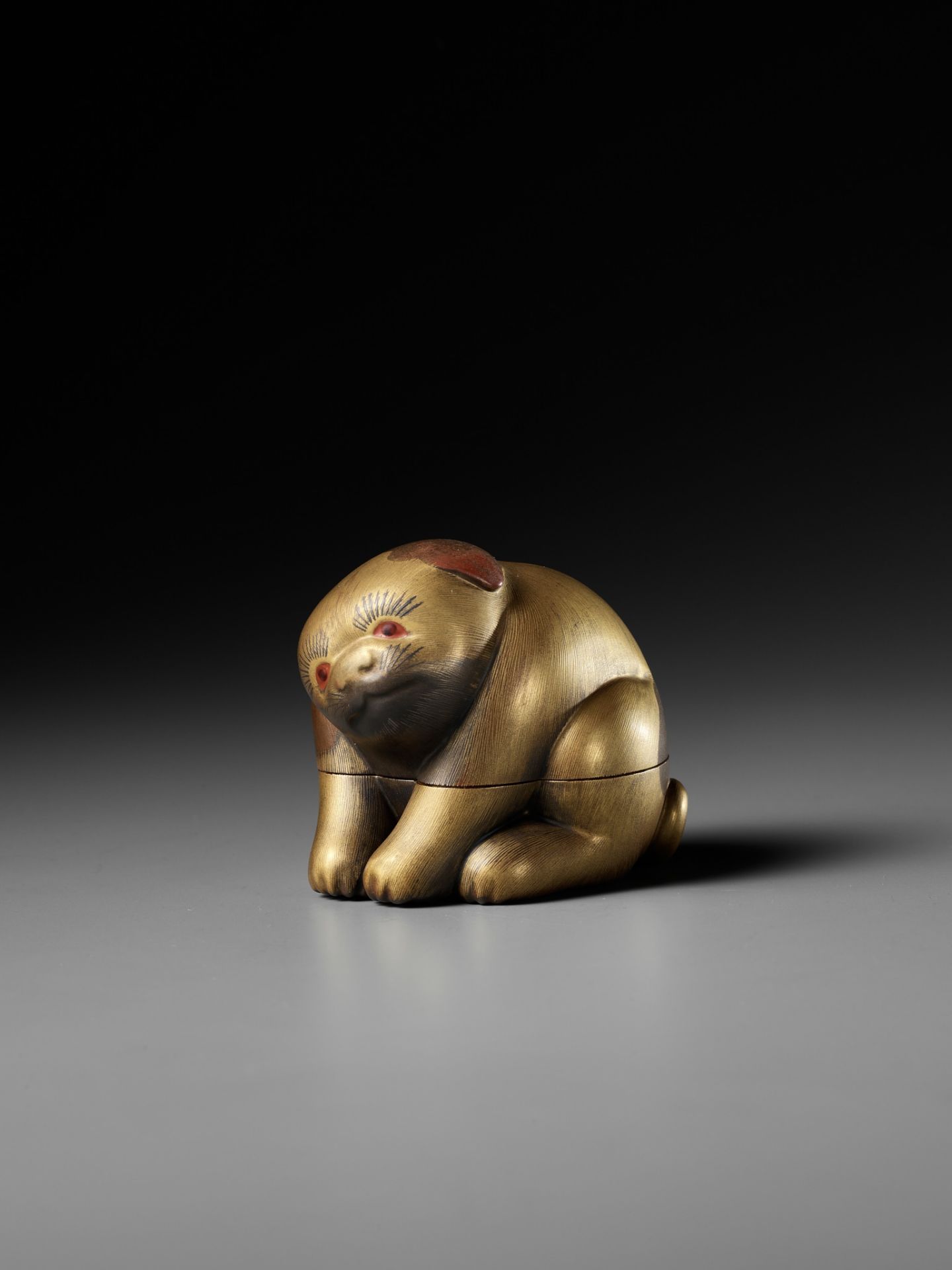 A LACQUER KOGO (INCENSE BOX) AND COVER IN THE FORM OF A PUPPY - Image 3 of 10