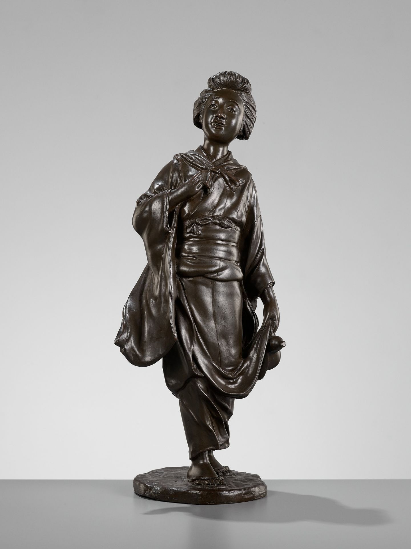 GENRYUSAI SEIYA: A FINE AND LARGE BRONZE OF A BEAUTY - Image 3 of 11