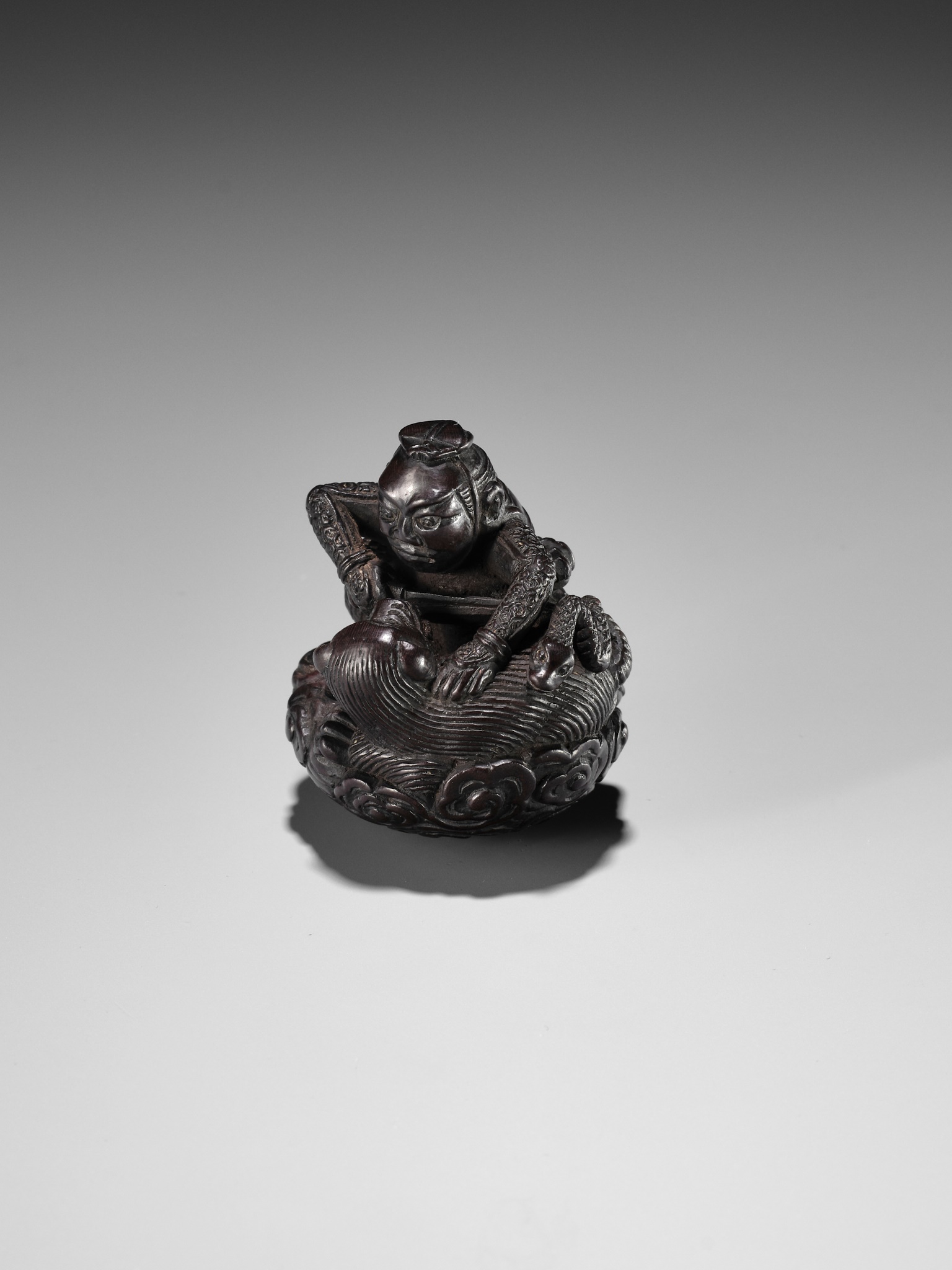 A POWERFUL WOOD NETSUKE OF INO HAYATA SLAYING THE NUE - Image 3 of 10