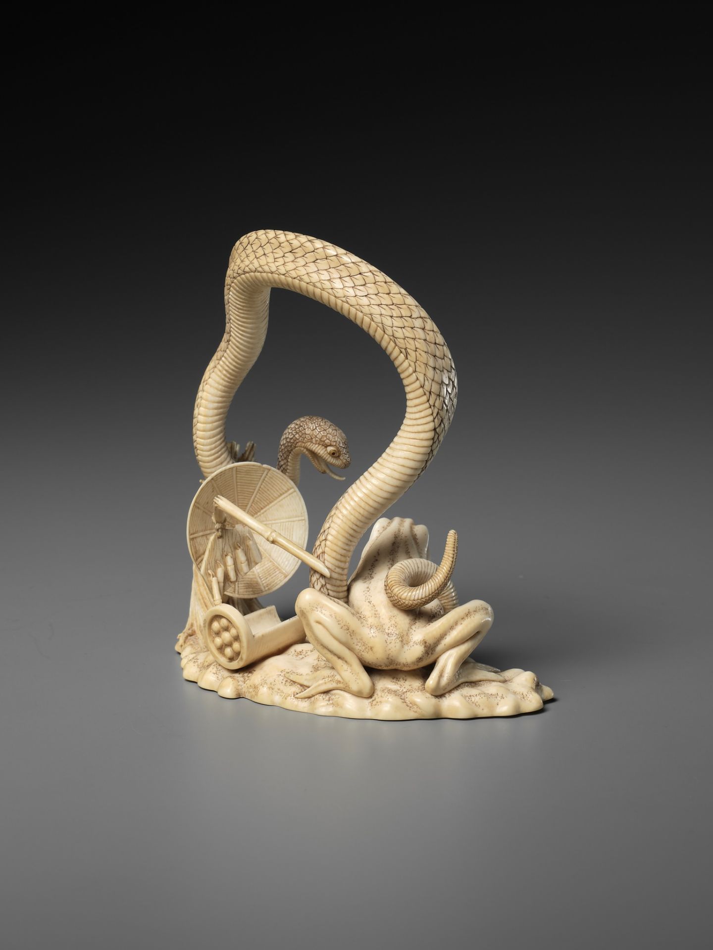 SEIRYU: A SUPERB IVORY OKIMONO OF THE SANSUKUMI - Bild 9 aus 15