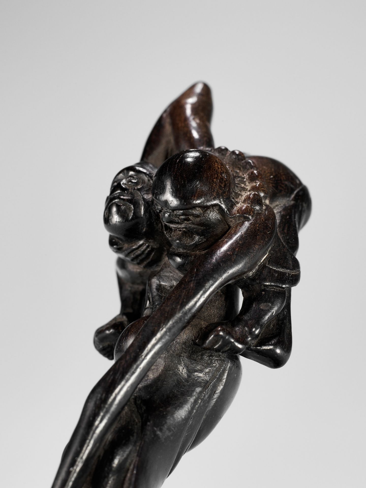 A TALL EBONY WOOD NETSUKE OF ASHINAGA AND TENAGA - Image 12 of 13