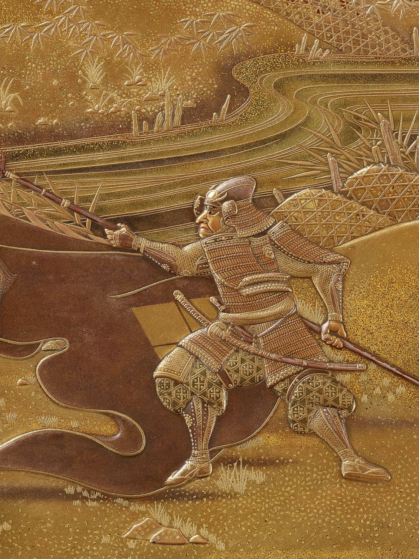 A GOLD LACQUER SUZURIBAKO DEPICTING THE BATTLE OF KAWANAKAJIMA - Image 9 of 14