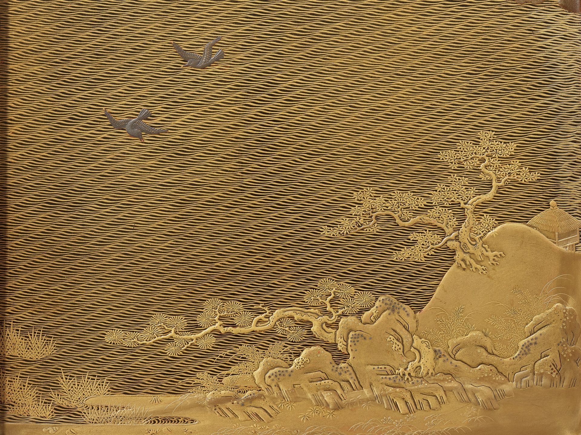 A SUPERB GOLD LACQUER SUZURIBAKO DEPICTING RAIKO'S DREAM - Image 8 of 11