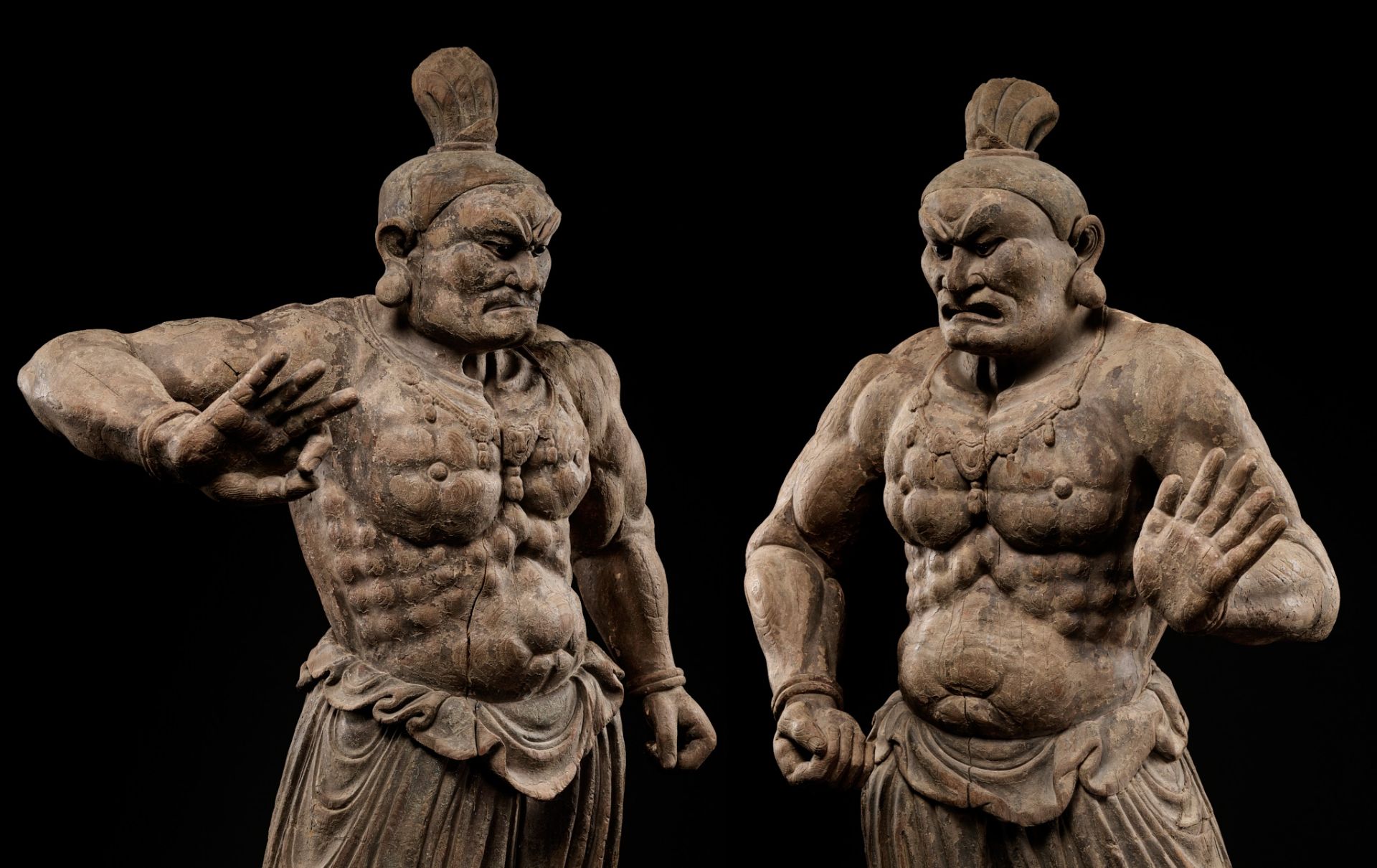 AN EXCEPTIONAL PAIR OF MONUMENTAL WOOD FIGURES OF NIO GUARDIANS - Image 10 of 11