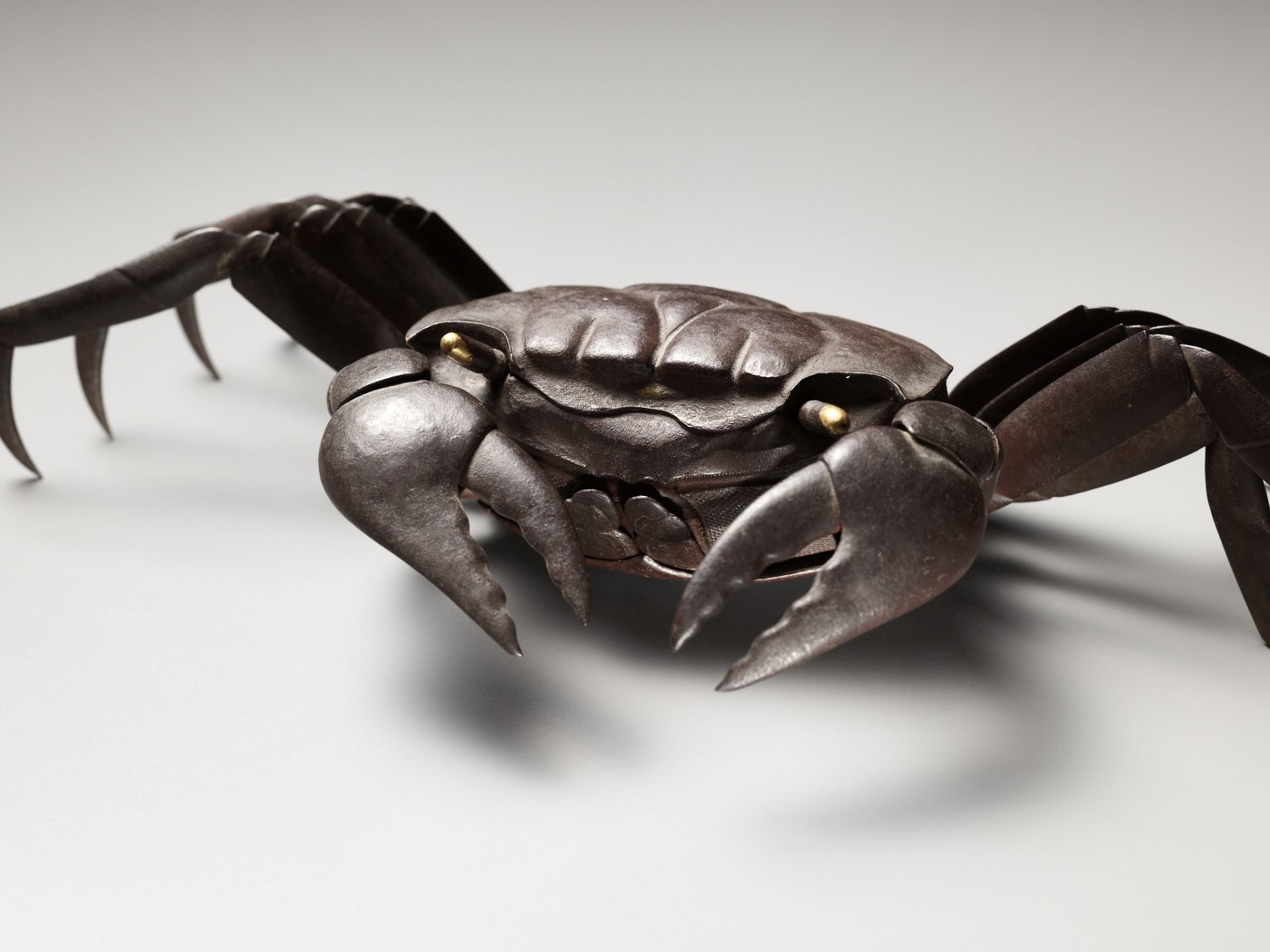 MYOCHIN: A MASTERFUL IRON ARTICULATED JIZAI OKIMONO OF A CRAB - Image 3 of 12