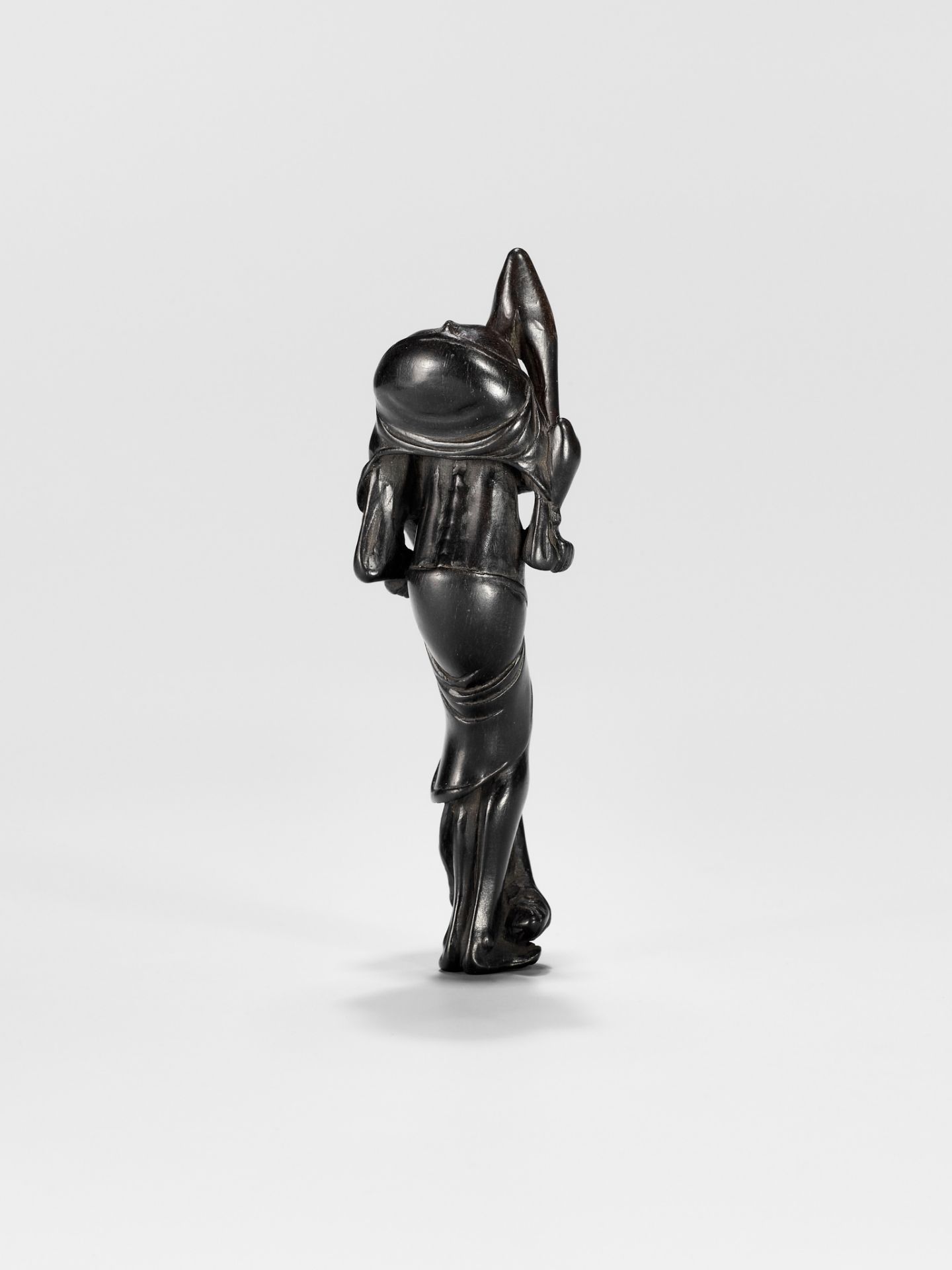 A TALL EBONY WOOD NETSUKE OF ASHINAGA AND TENAGA - Image 10 of 13