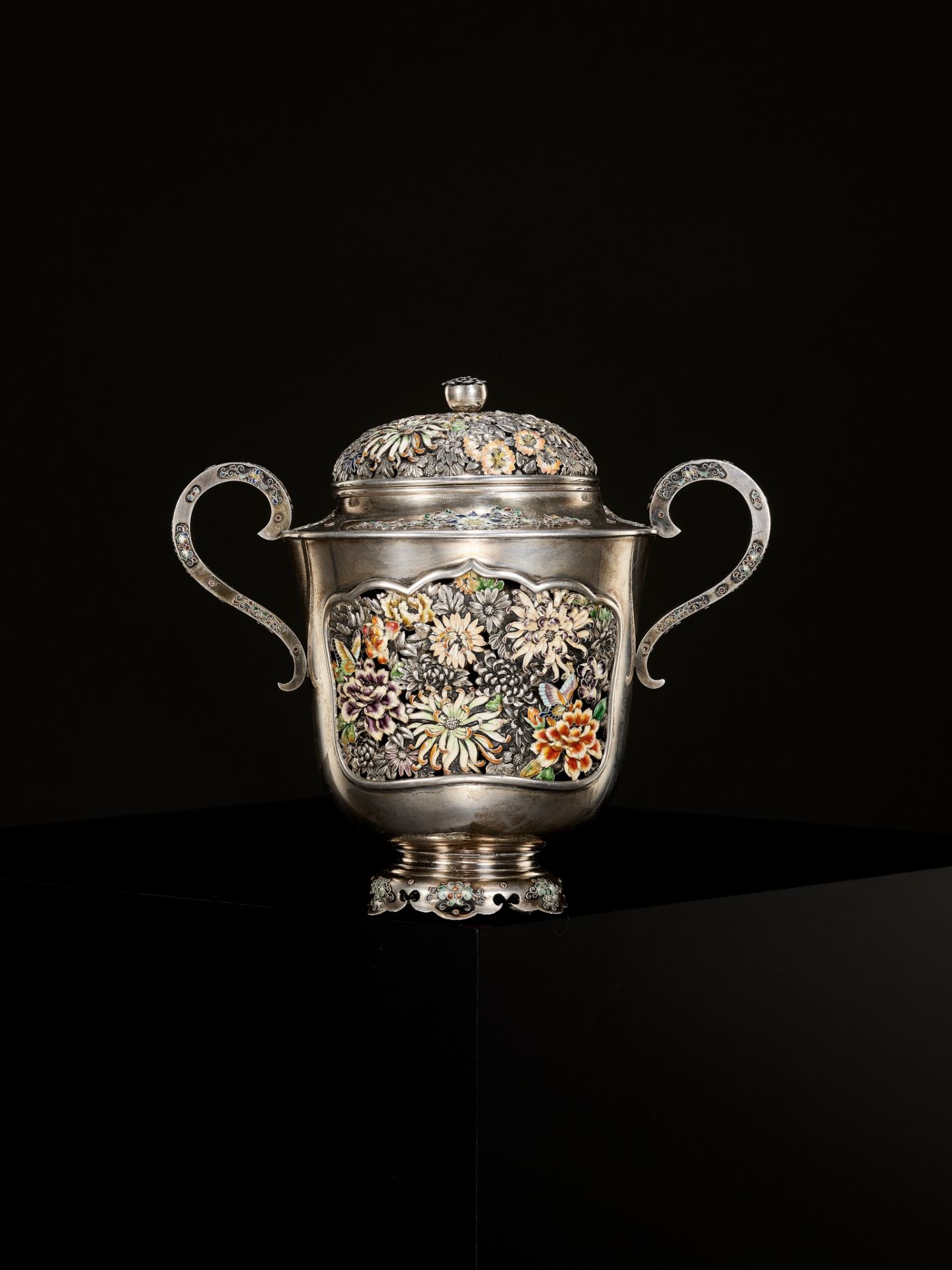 A MASTERFUL SILVER AND CLOISONNÃ‰ ENAMEL KORO, ATTRIBUTED TO HIRATSUKA MOHEI - Image 4 of 13