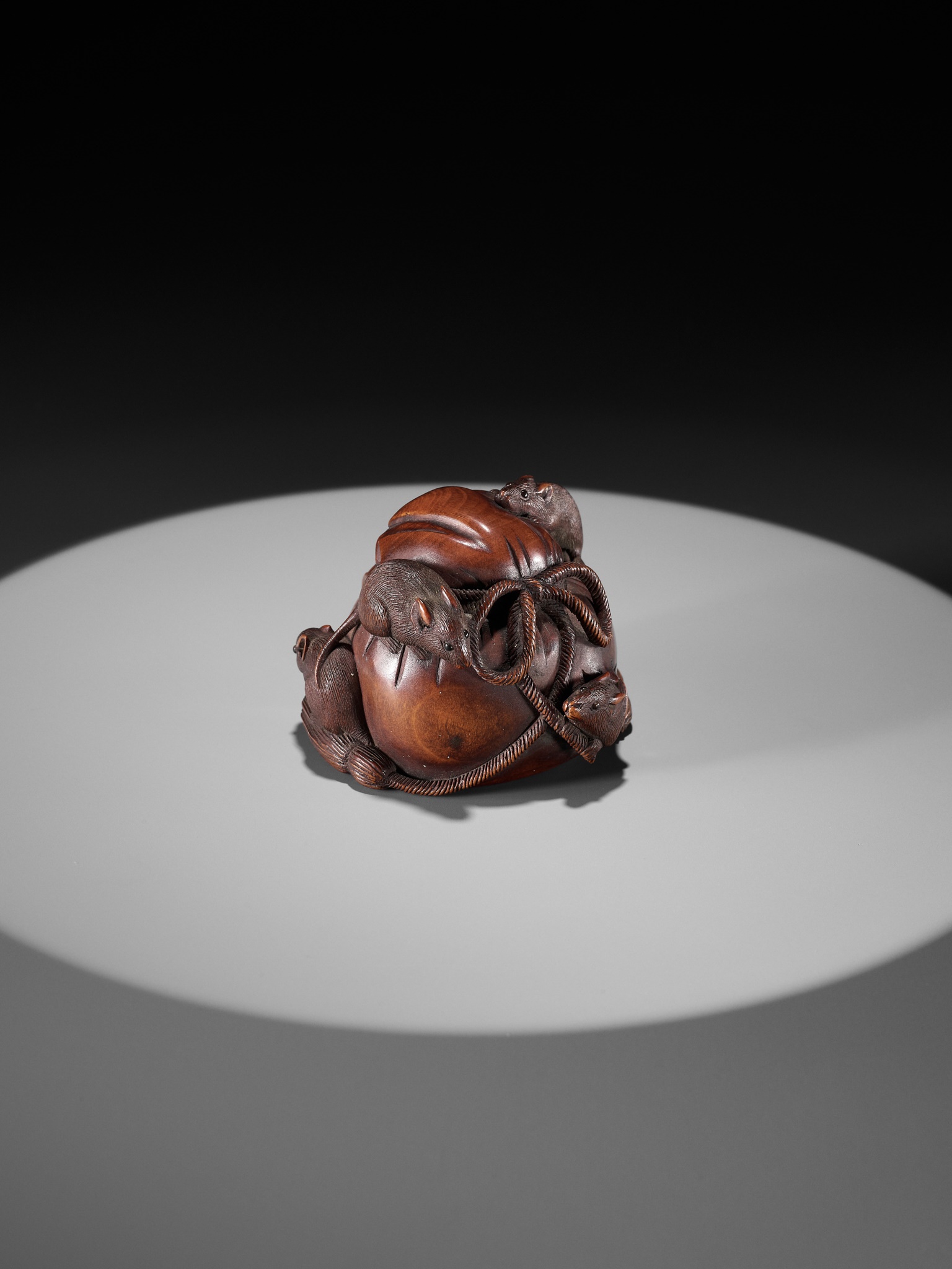 IKKO: A WOOD OKIMONO NETSUKE OF FIVE RATS AROUND DAIKOKU'S TREASURE BAG - Image 13 of 15