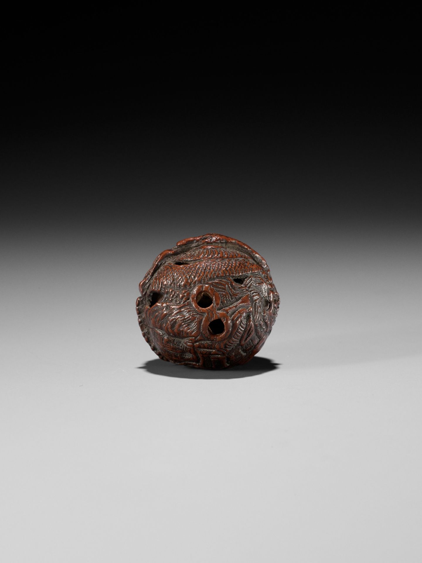 A KURUMI (WALNUT) NETSUKE OF RAKAN HANDAKA SONJA - Image 9 of 13