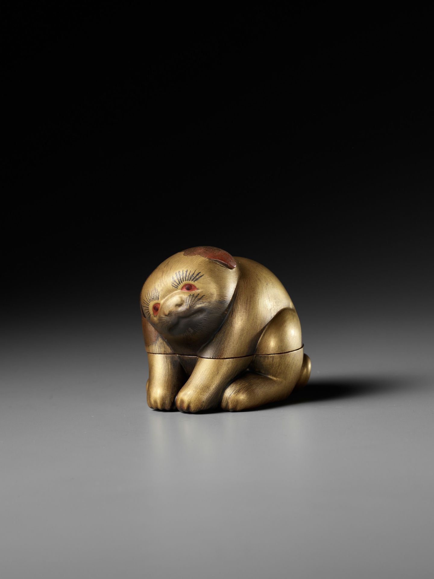 A LACQUER KOGO (INCENSE BOX) AND COVER IN THE FORM OF A PUPPY - Image 2 of 10