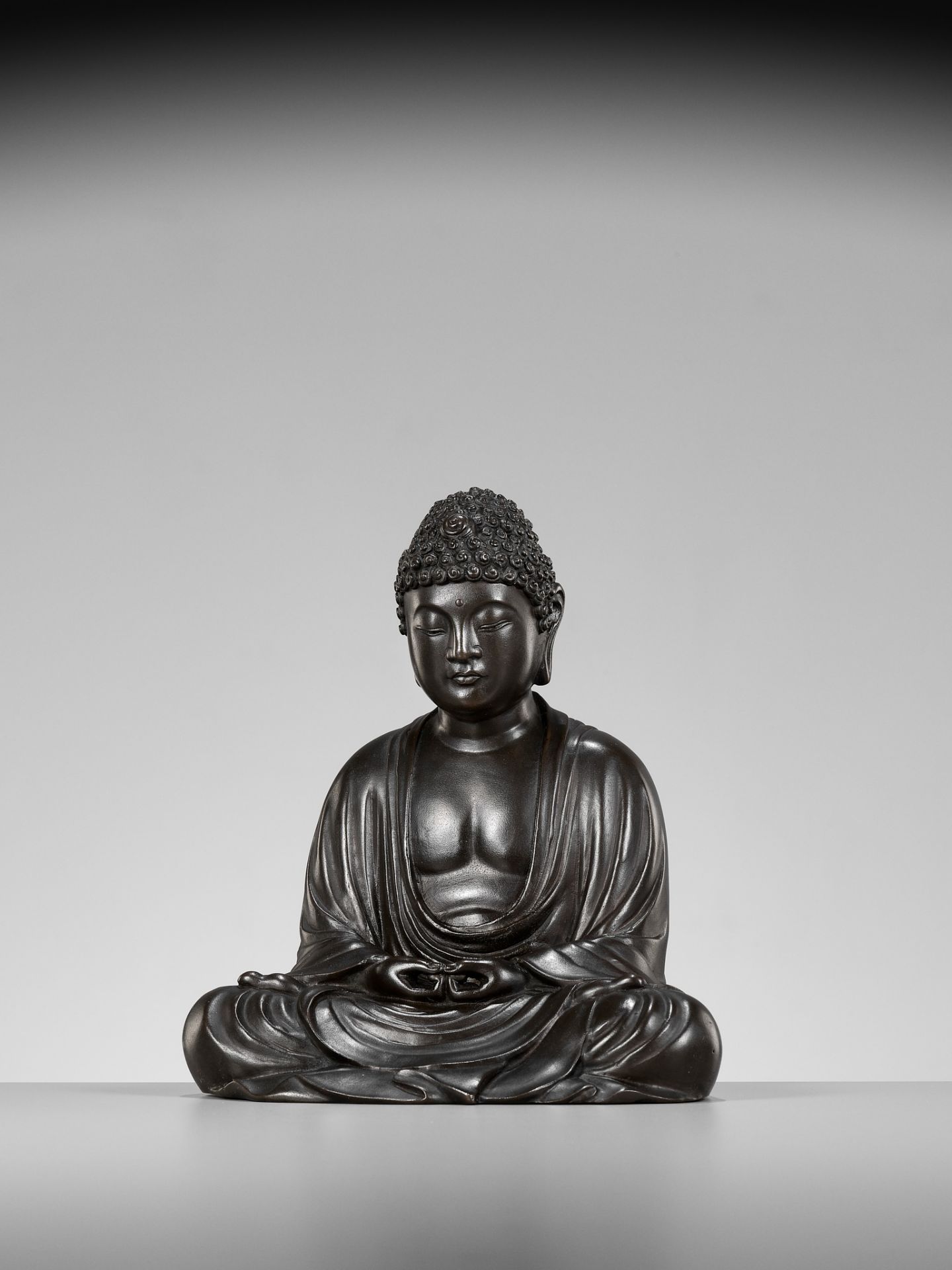 SHOKAKEN EISHUN: A BRONZE FIGURE OF AMIDA NYORAI AFTER THE GREAT BUDDHA OF KAMAKURA - Image 3 of 12