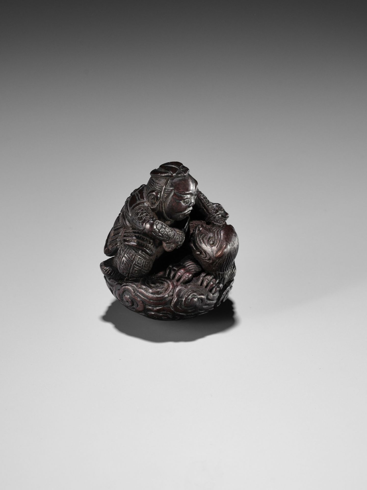 A POWERFUL WOOD NETSUKE OF INO HAYATA SLAYING THE NUE - Image 10 of 10