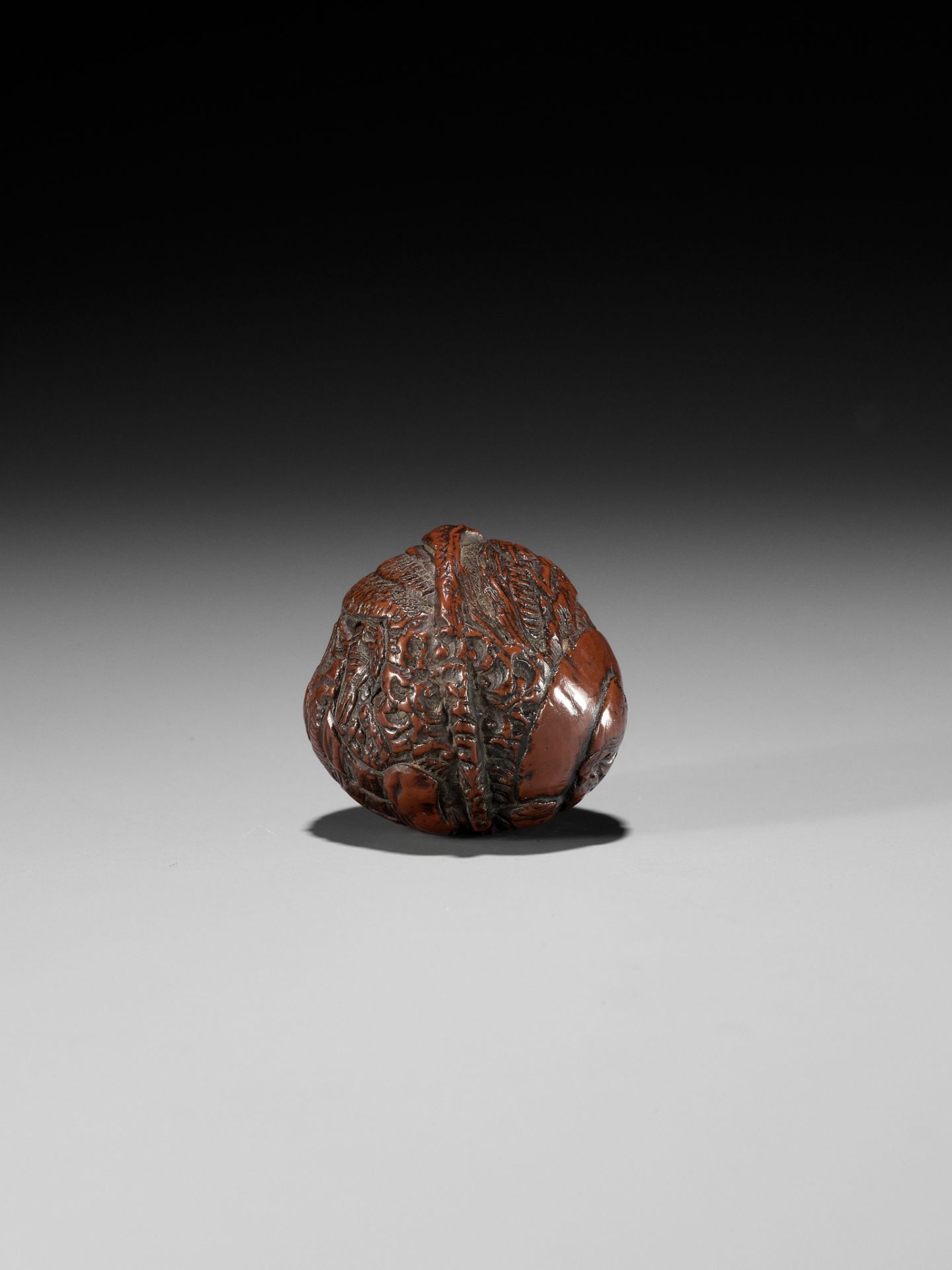 A KURUMI (WALNUT) NETSUKE OF RAKAN HANDAKA SONJA - Image 10 of 13