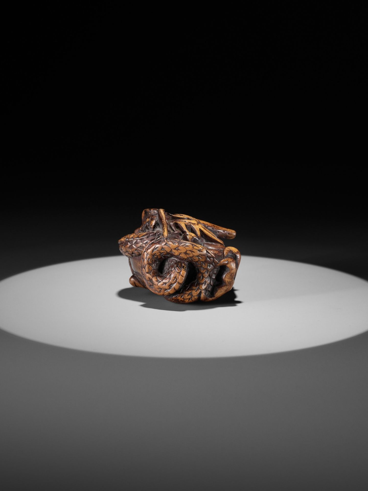 A WOOD NETSUKE OF A COILED DRAGON WITH TAMA - Image 9 of 9