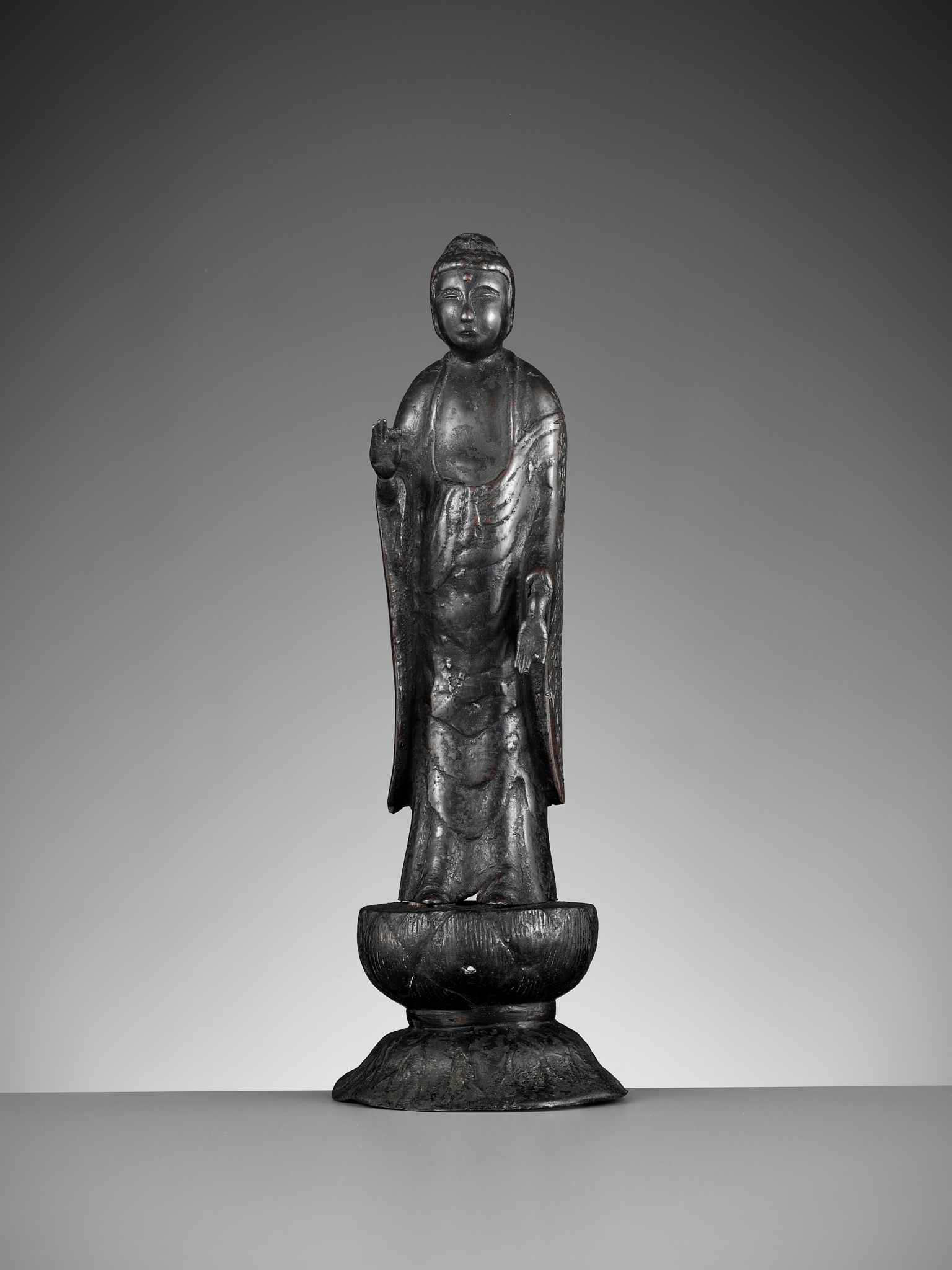 A BRONZE FIGURE OF AMIDA NYORAI, HEIAN TO EARLY KAMAKURA - Image 4 of 12