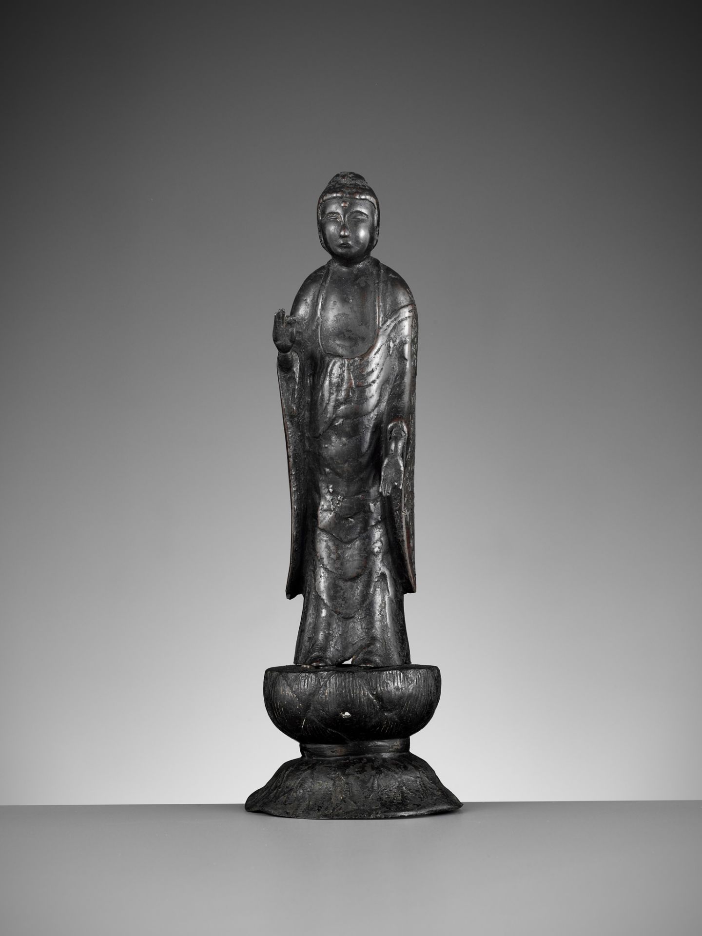 A BRONZE FIGURE OF AMIDA NYORAI, HEIAN TO EARLY KAMAKURA - Image 4 of 12