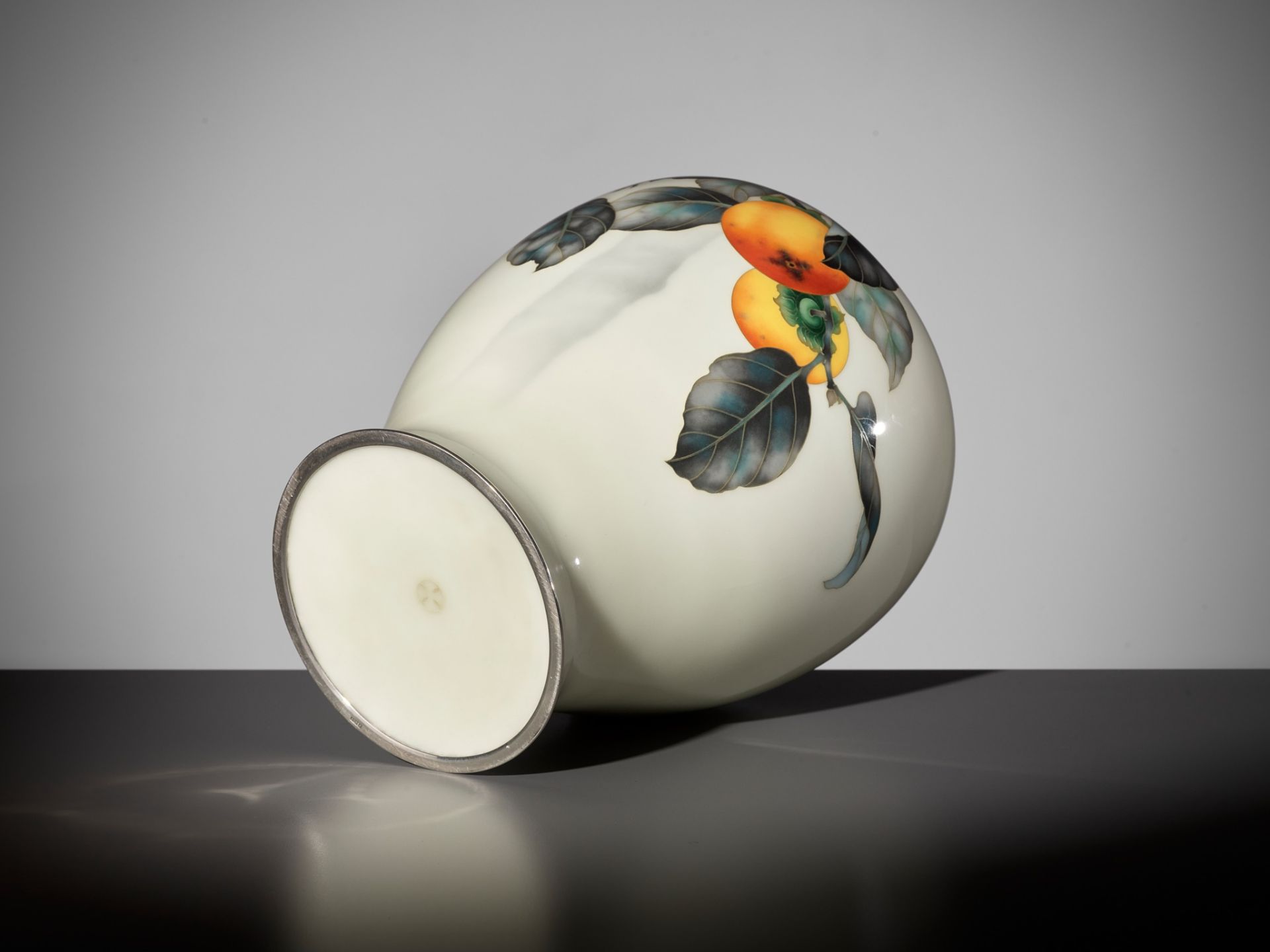 ANDO JUBEI: A FINE CLOISONNÃ‰ ENAMEL VASE WITH FRUITING PERSIMMON TREE - Image 9 of 10