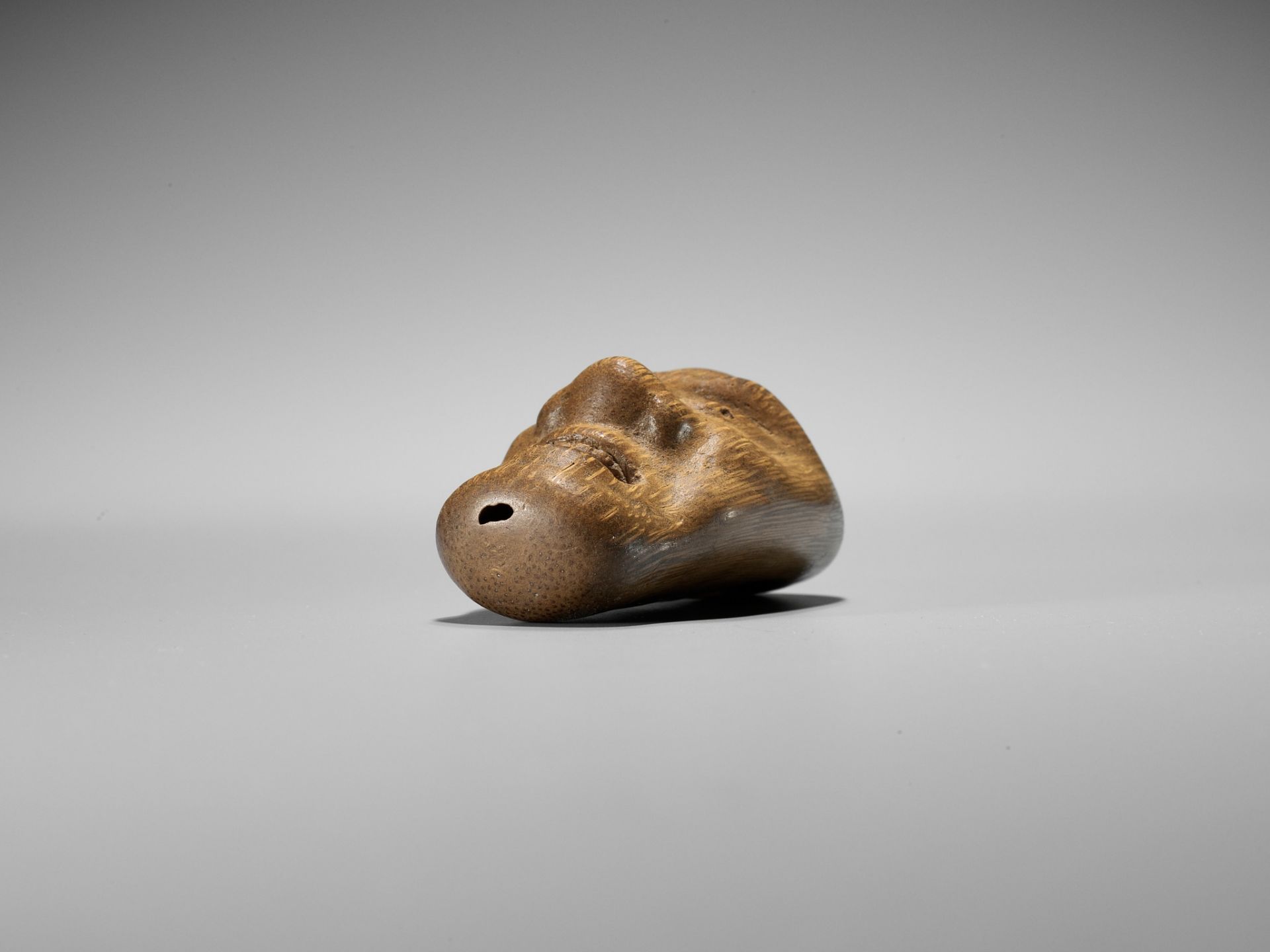 YORIMITSU: A RARE AND UNUSUAL BAMBOO OMAI TYPE MASK NETSUKE - Bild 8 aus 9