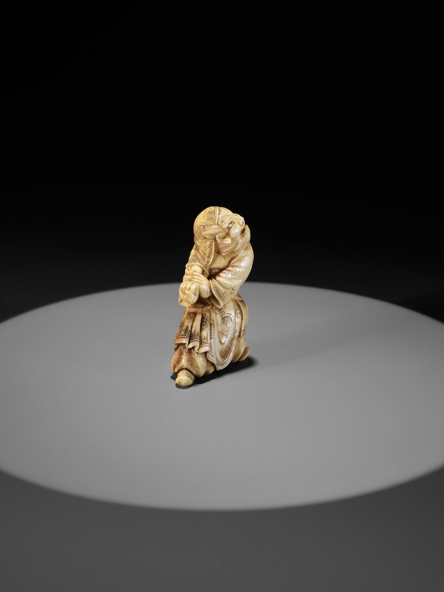 ANRAKU: A FINE IVORY NETSUKE OF SHOKI - Image 8 of 11