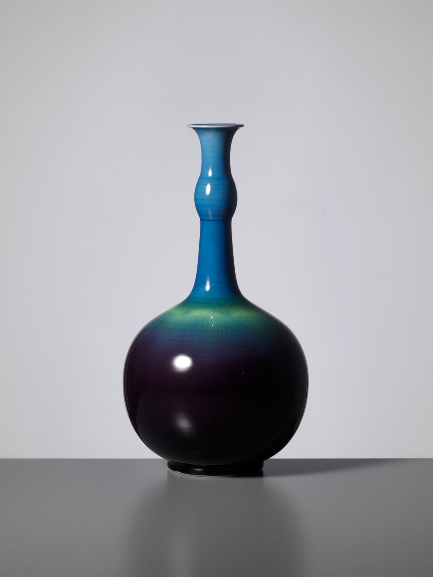 TOKUDA YASOKICHI III: A FINE KUTANI GLAZED PORCELAIN VASE - Bild 7 aus 11