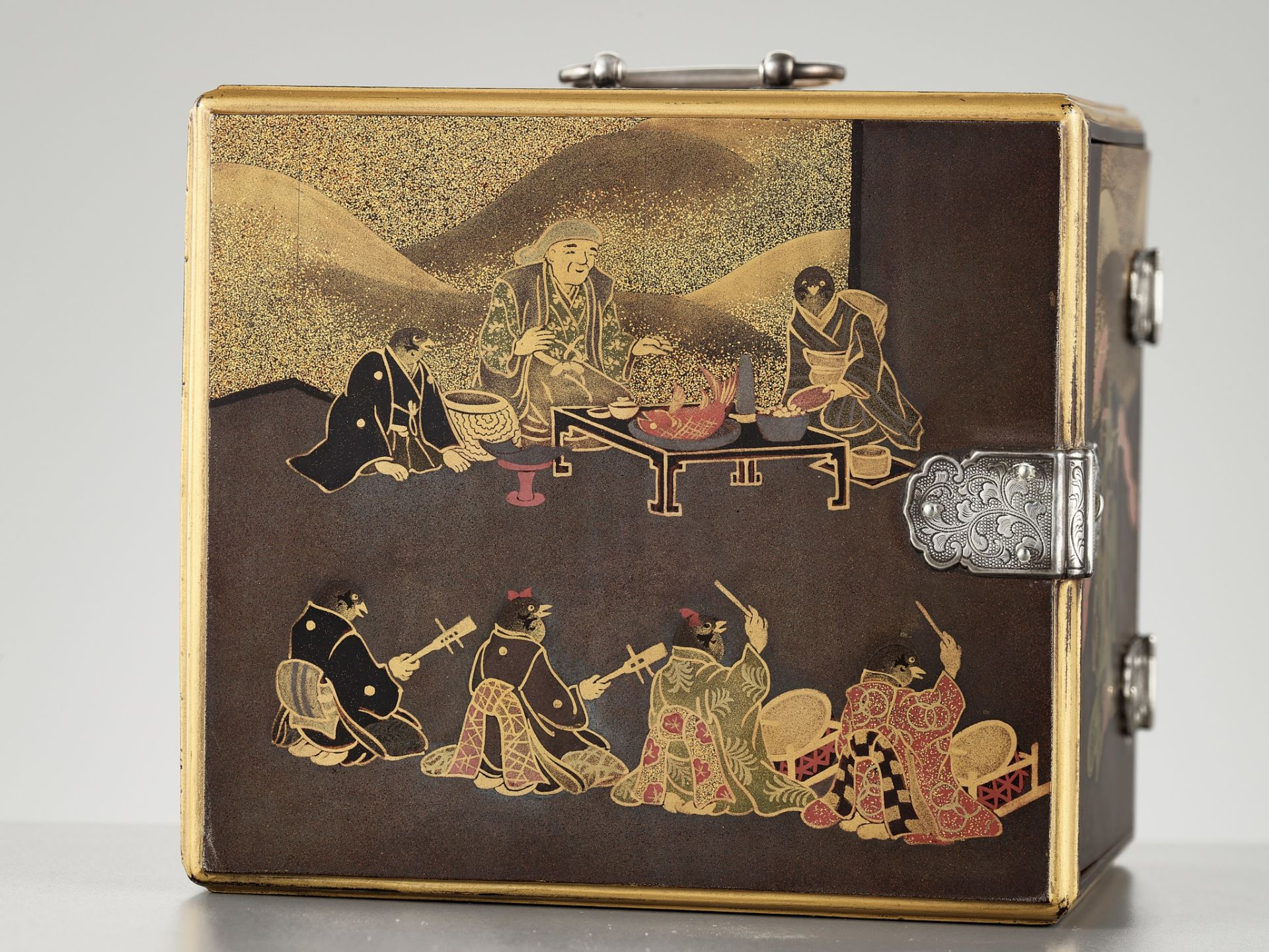 A LACQUER MINIATURE KODANSU (CABINET) WITH SCENES FROM THE TALE OF THE TONGUE-CUT SPARROW - Image 11 of 12