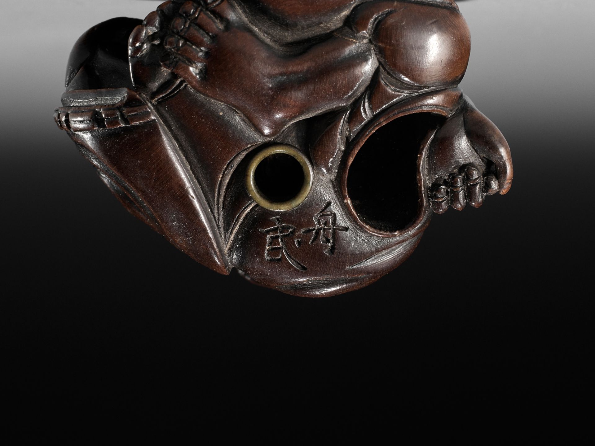 SHUMIN: A FINE WOOD NETSUKE OF A TEMPLE SERVANT - Image 9 of 10